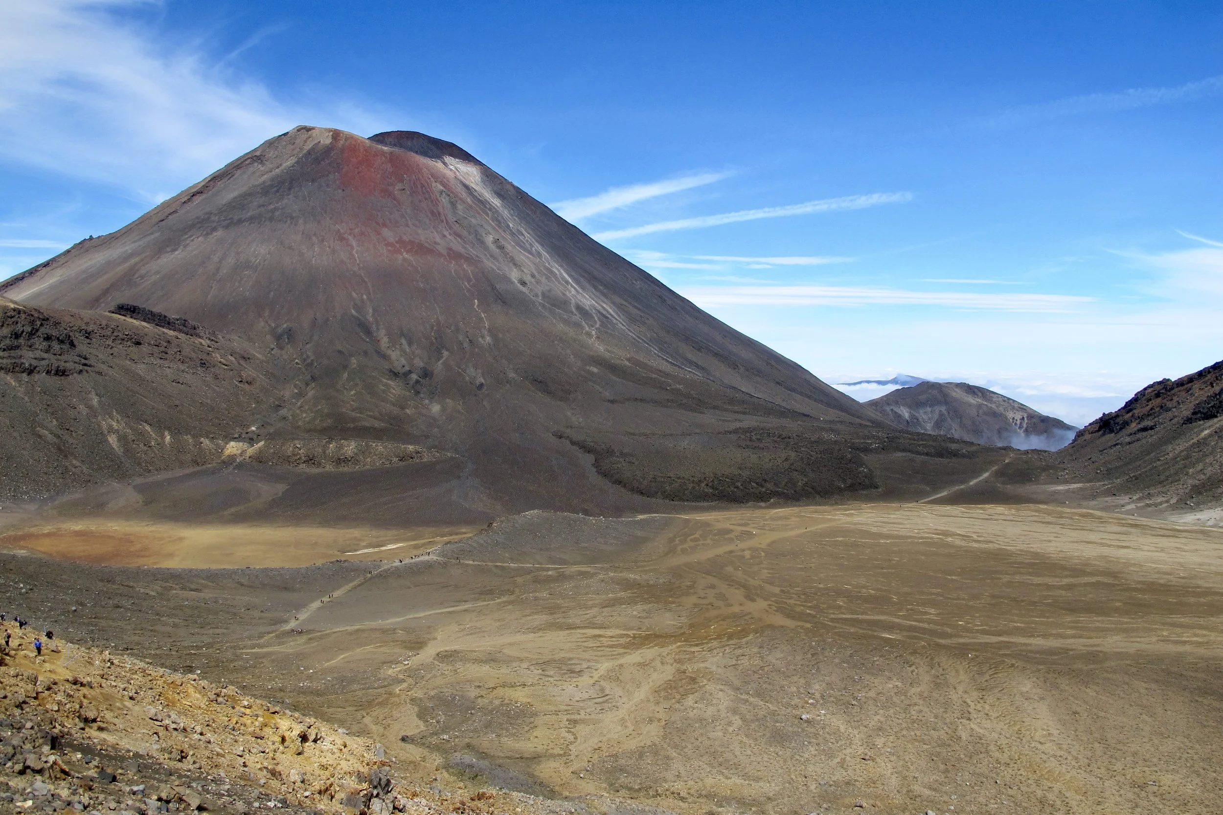 Mt_Ngauruhoe_and_South_Crater.jpeg