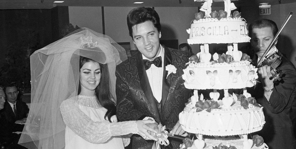 How Wedding Cakes Have Changed Over 100 Years