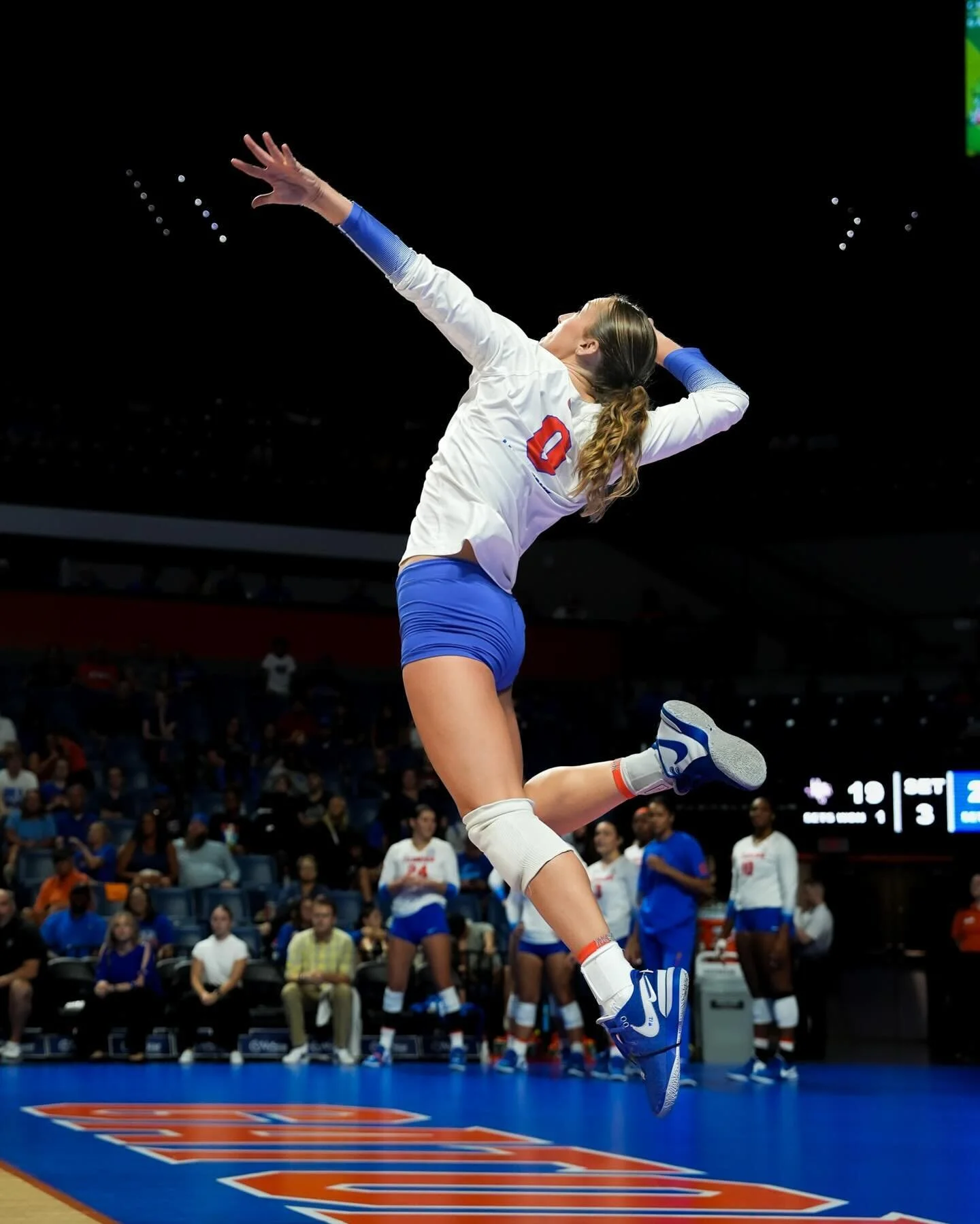 So proud of this shot from tonight&rsquo;s game against Texas A&amp;M 🏐 

Photo for @alligatorsports // 09-27-23