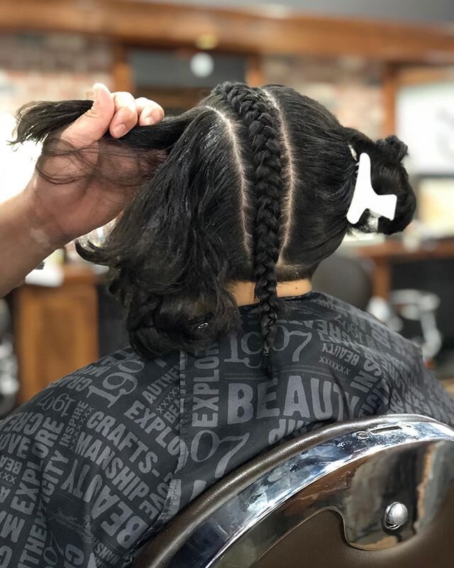 💈Don&rsquo;t forget we don&rsquo;t just do haircuts, beard trims and shaves! We also do braids thanks to the magic hands of @marcosthabarber (Marcos). He&rsquo;s at our Pearl shop Friday through Tuesday every week! Book online at Thronepdx.com