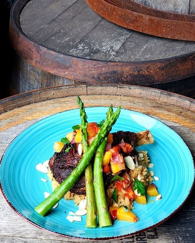 Chef Jereme has created some amazing flavor combinations on our seasonal menu. The blackened #porkchop, served with #bourbon peach salsa and asparagus is to die for!!! 😋. #foodporn #louisvillefoodies #EatLouisvlle #EatLoveLouisville #louisvillefoods
