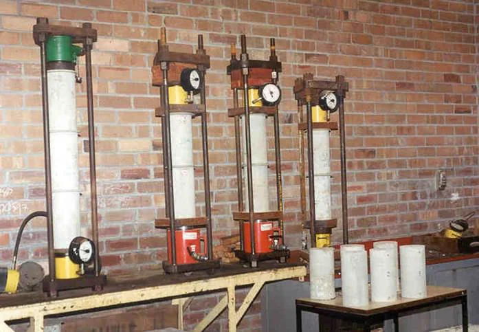Creep tests on concrete cylinders