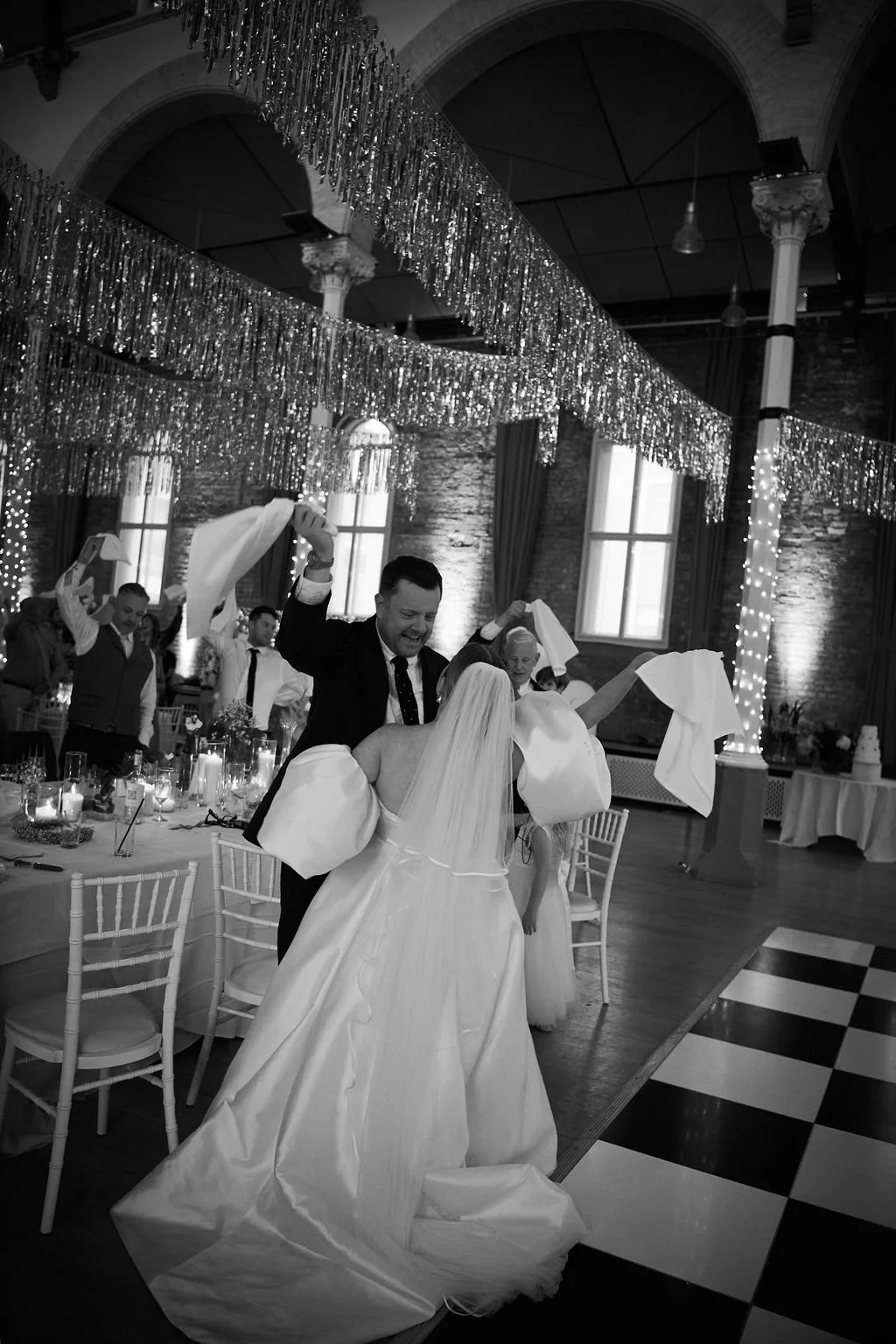 FirstDanceandParty_5747.jpg