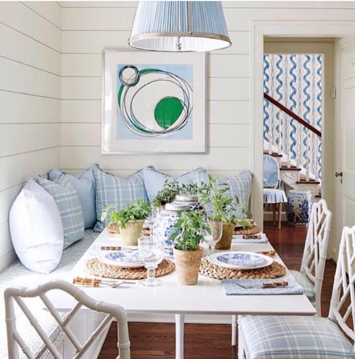 I&rsquo;ve got breakfast rooms on my mind and this one by @sarahbartholomewdesign is one of my all time favorites. Pulling inspiration for my space for the 2022 @wbcshowhouse. Never too early to start planning. 💙