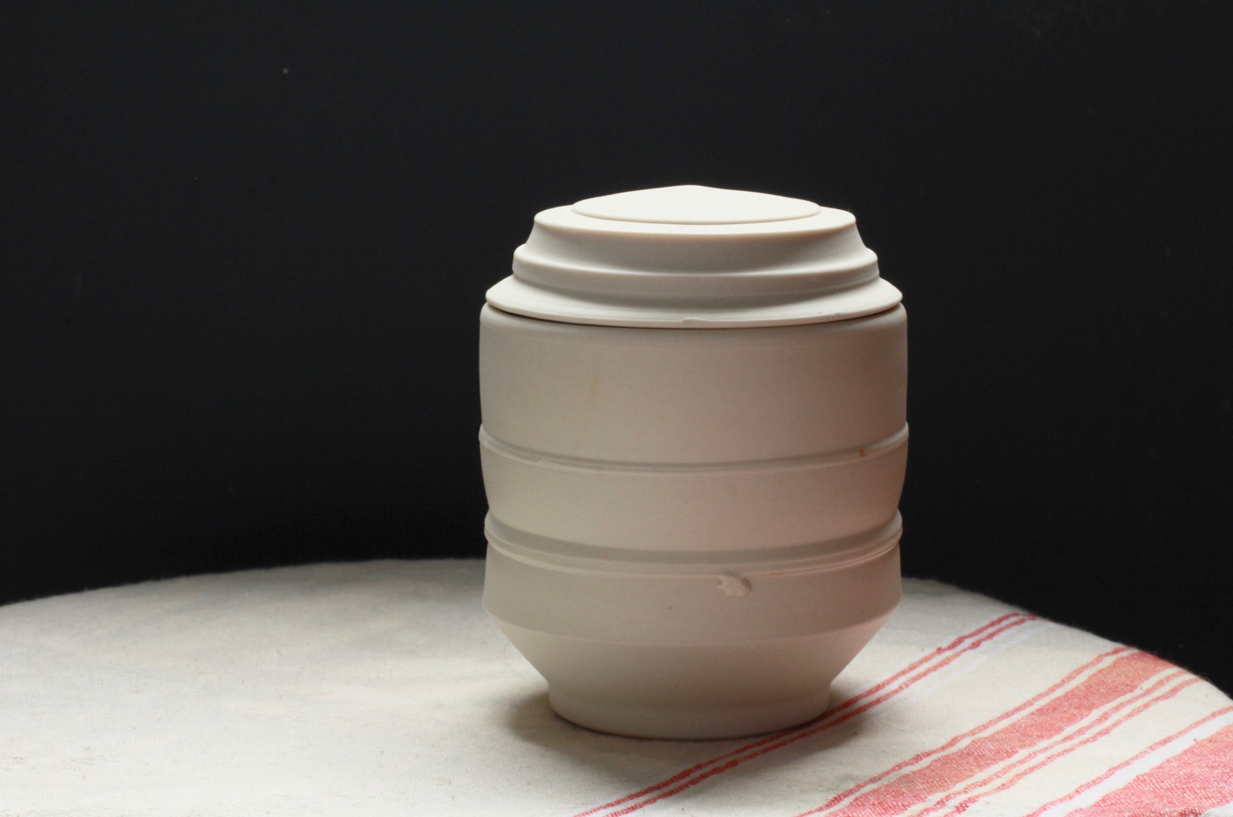 porcelain jar .jpg