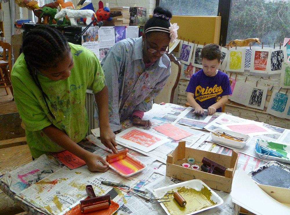 1000pxl nyla, siani, and james printing.jpg