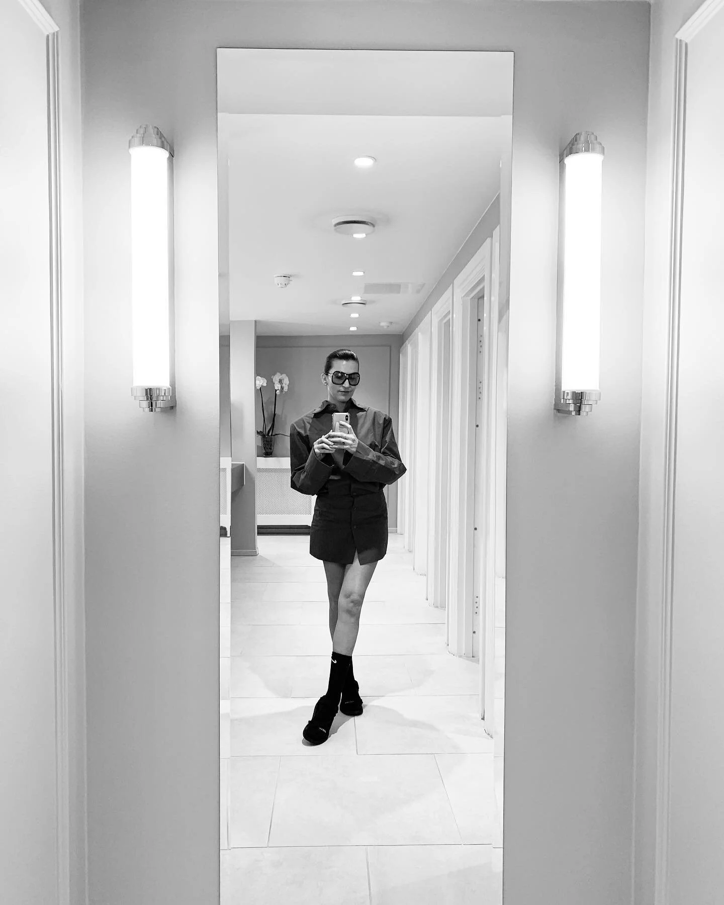 Hombreras, c&oacute;cteles, anteojos y selfies🍸

Unas en el Hotel D&rsquo;Angleterre en la ciudad de Copenhague, donde en su &aacute;rea de bar Pedro, un pol&iacute;glota experto hospitalidad, es quien lo lleva, y es chileno. 

Ya casi es viernes y 