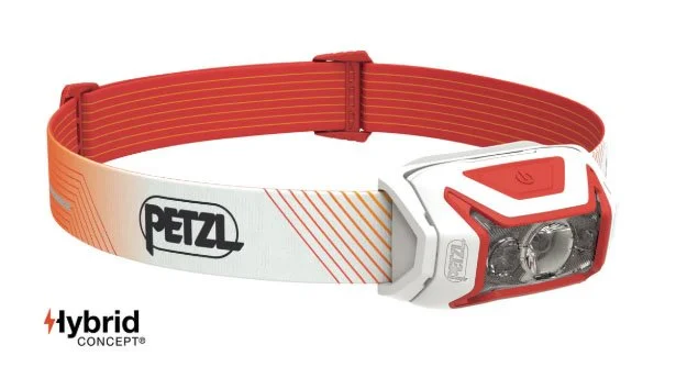 ACTIK® CORE de  Petzl  con 600 lúmenes, con la opción de batería recargable y pilas, es una de las muchas opciones que esta marca líder el frontales no ofrece 