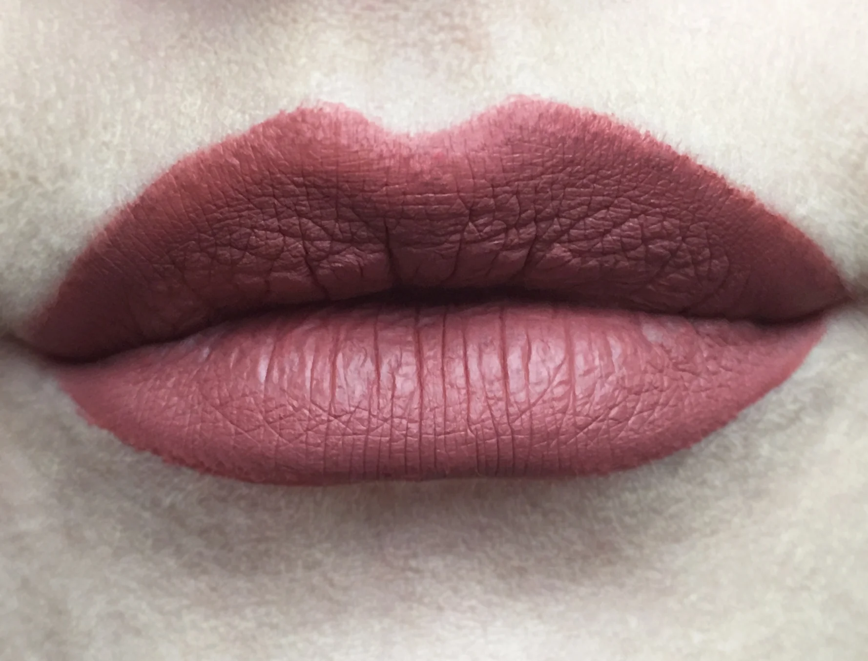 Lolita ll swatch