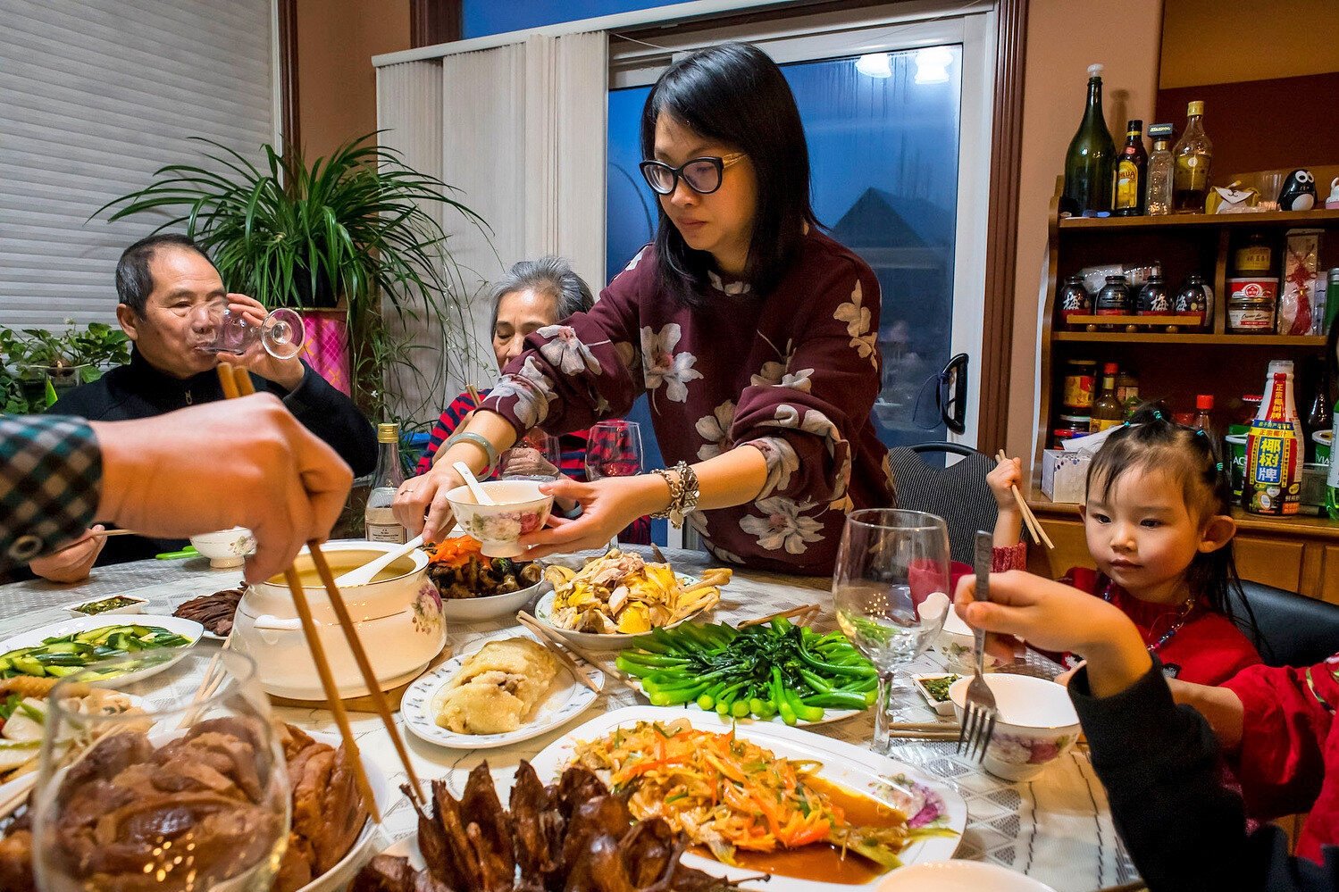  Young Chinese-Canadians often support family abroad or sponsor relatives to immigrate here. As of 2011 a new federal visa system allows parents and grandparents of Canadian residents a 10-year, multiple-entry visa. After settling in Canada in 2004, 