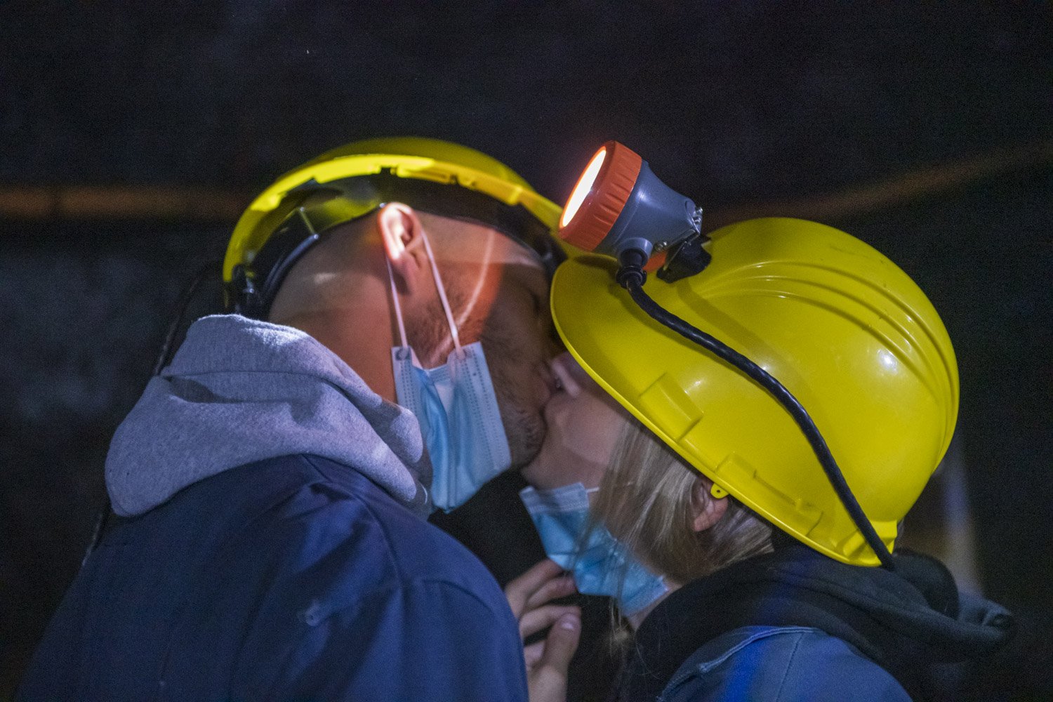  A couple shares a kiss underground during a visit of the former Lamaque mine at La Cité de l’Or in Val-d’Or. 