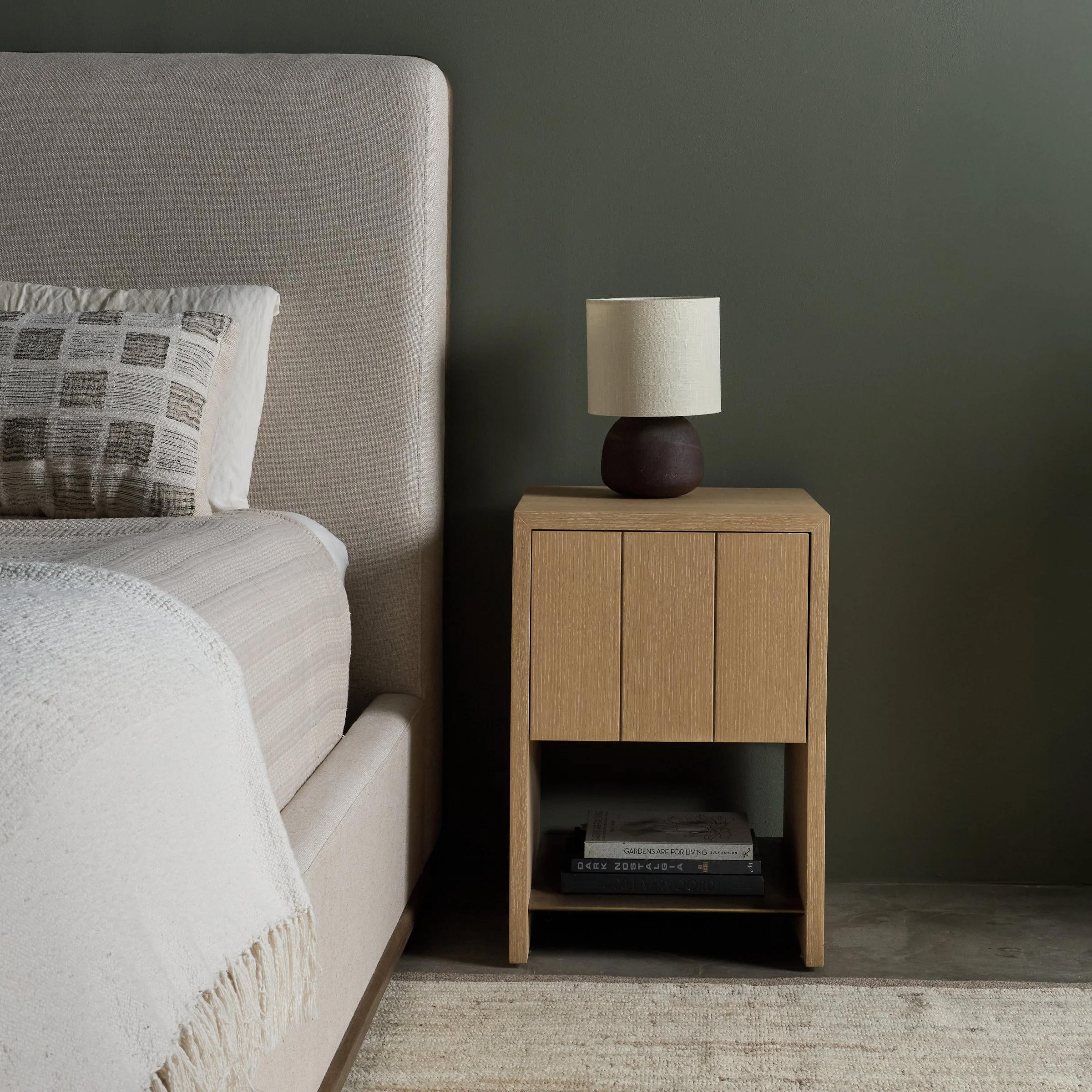 Disc_6.2.26_Ito_Nightstand_1010.jpg