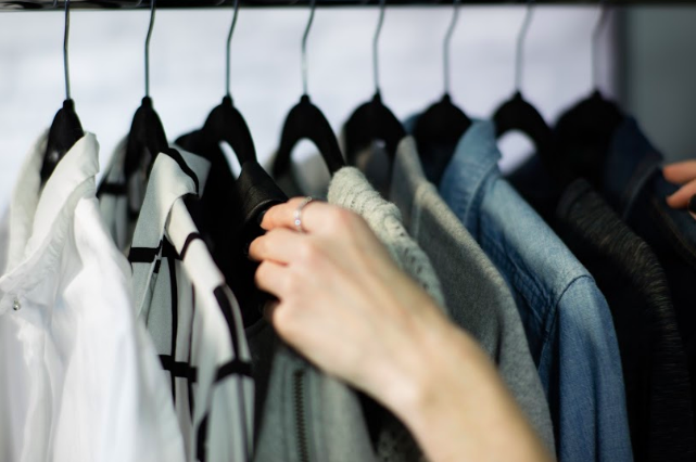 capsule-wardrobe-allie-brandwein-style-consultant.png