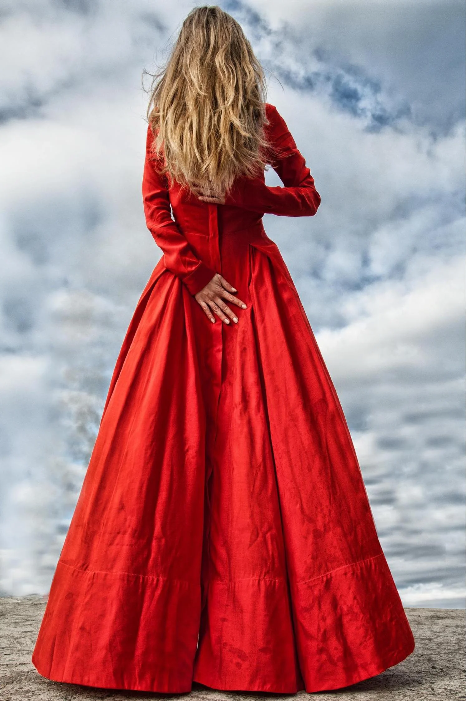 Ksenia-Schnaider-A-Woman-Left-Lonely-Story-9.jpg