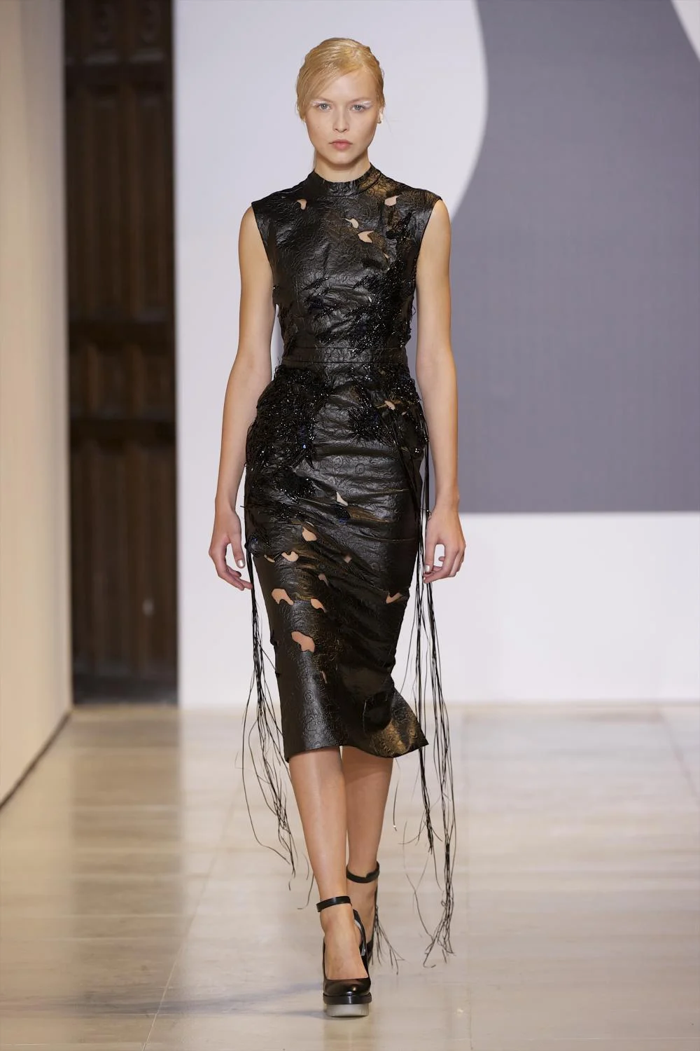 MASHA-MA-SS14-RUNWAY-34_0.jpg