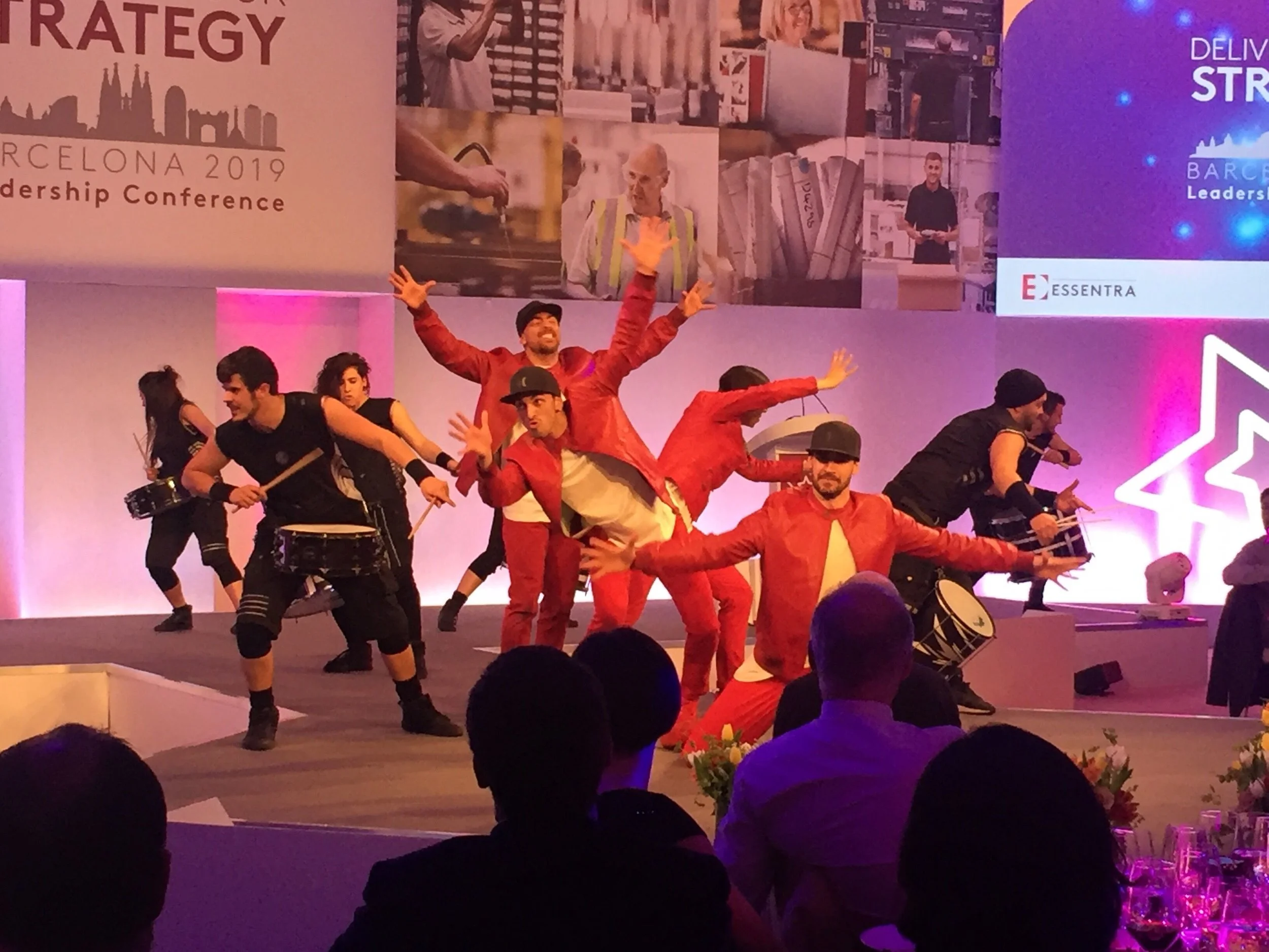 PERCUSSION AND URBAN DANCE, a Powerful Show!