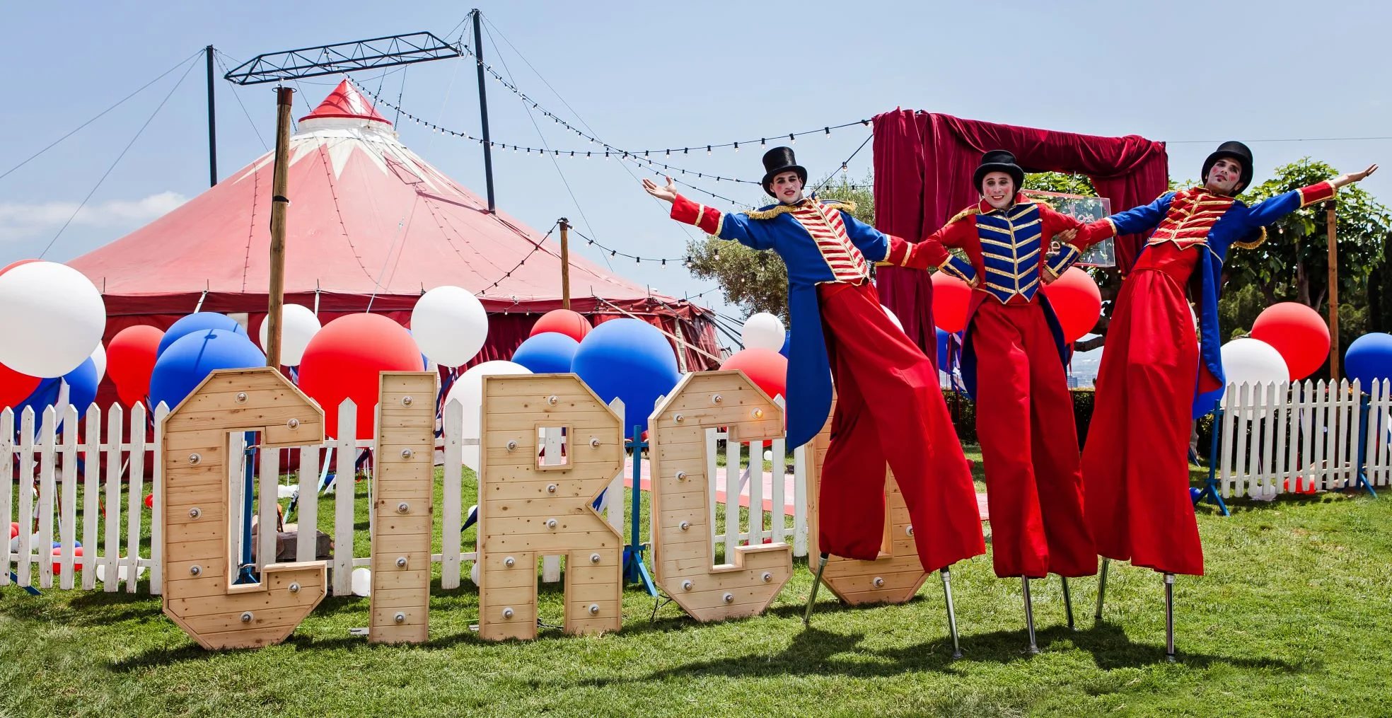 WELCOME TO THE CIRCUS!