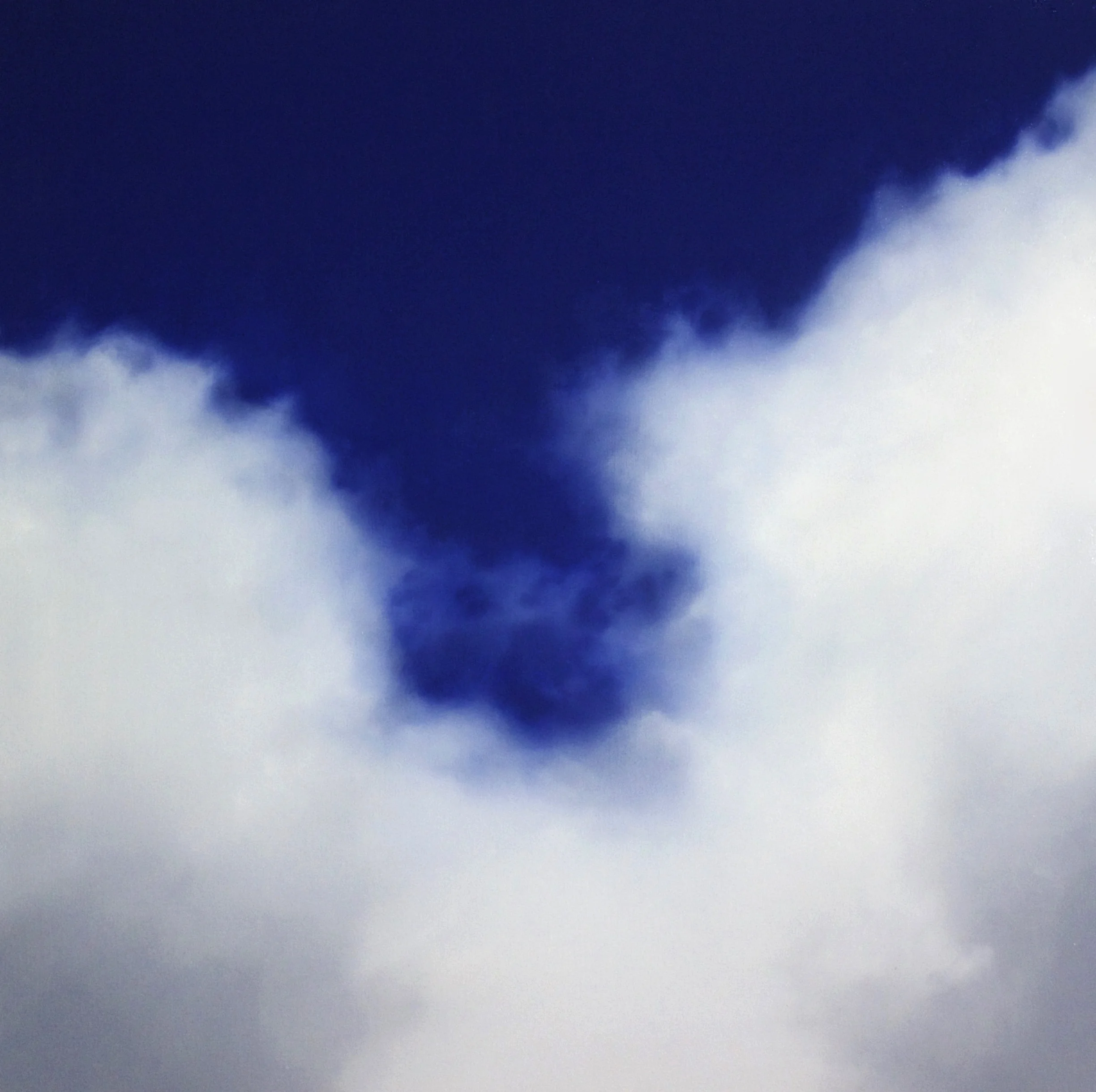 CLOUDS (V)