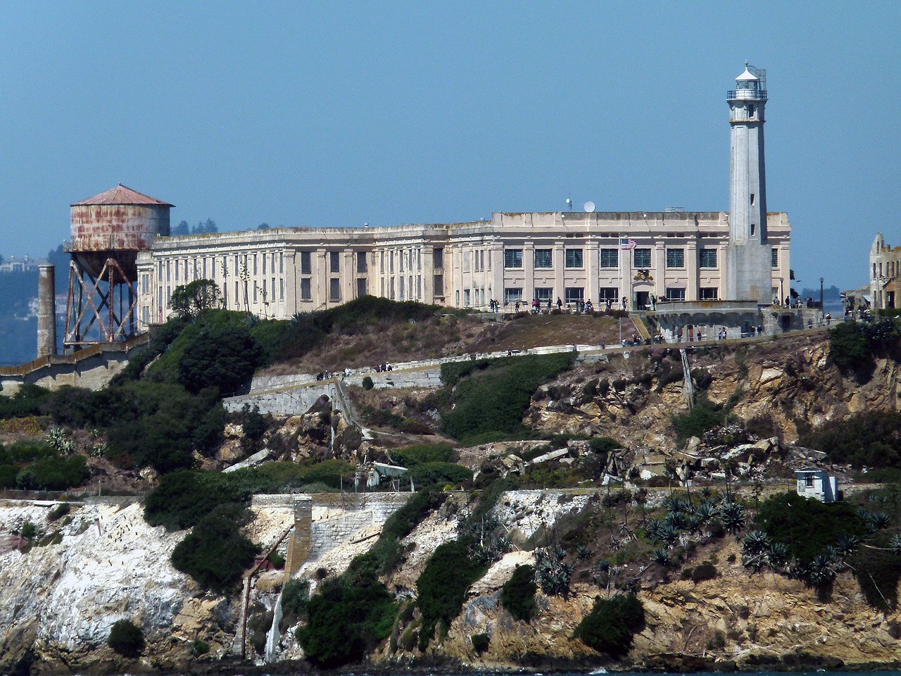 Alcatraz, the famous island prison-turned-tourist-attraction, runs on a micro grid.