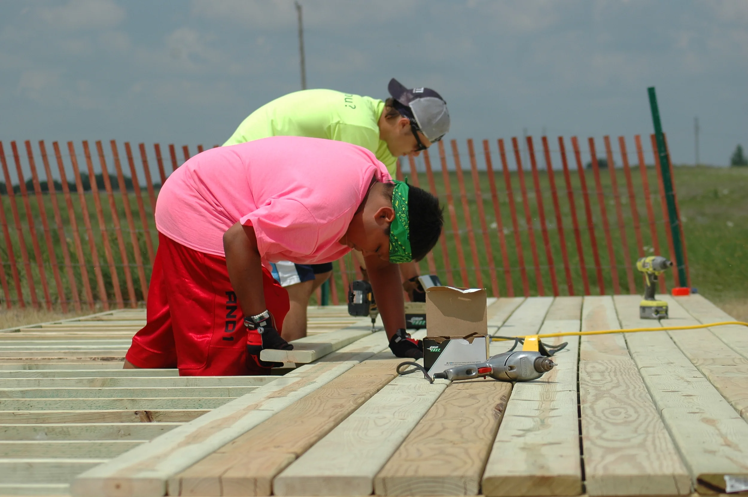Working together on the new archery range! (A.Gross, July 2015, La Plant)