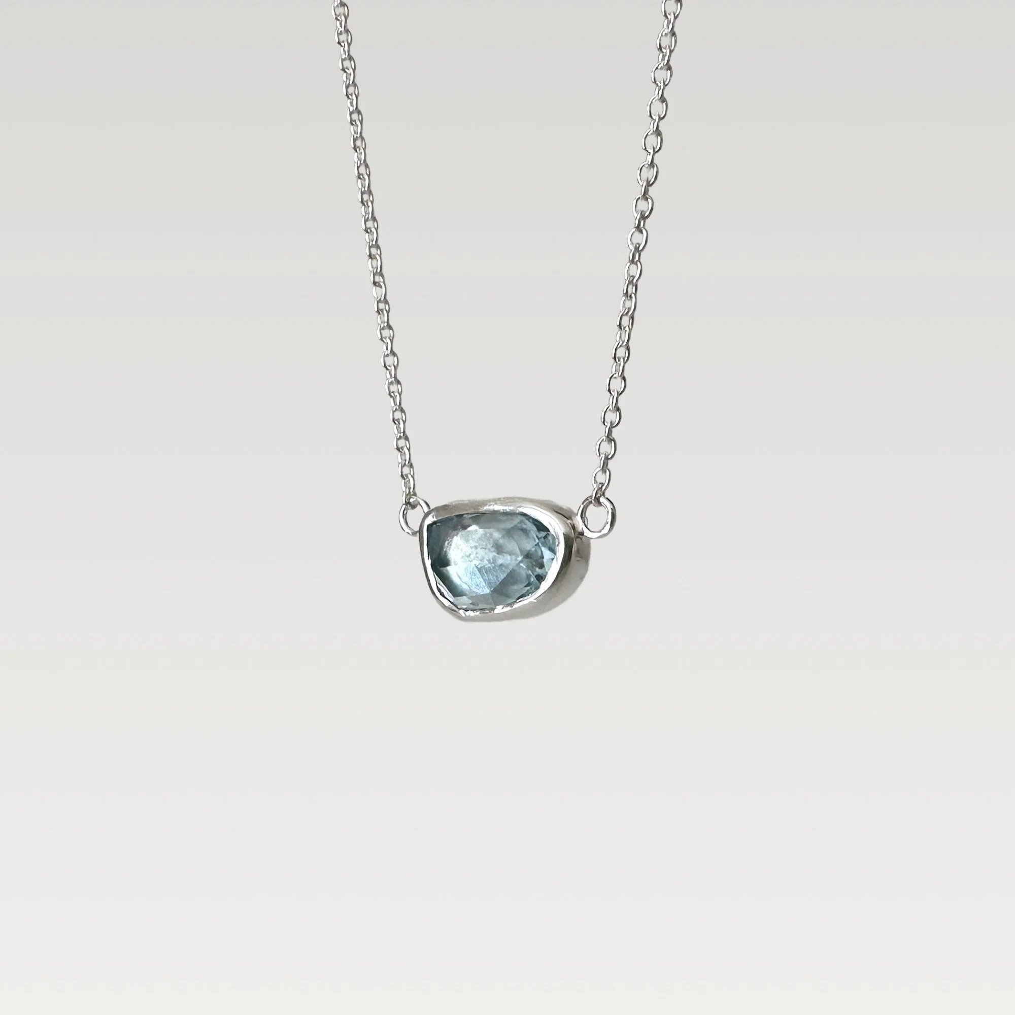 rosecut aquamarine necklace