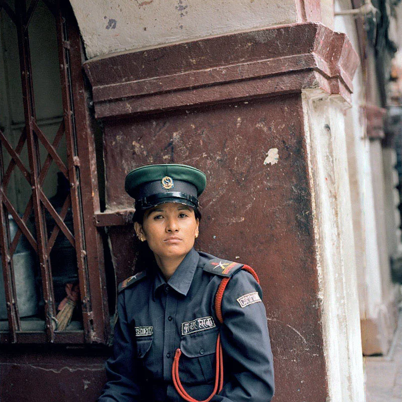 8ladycop.jpg