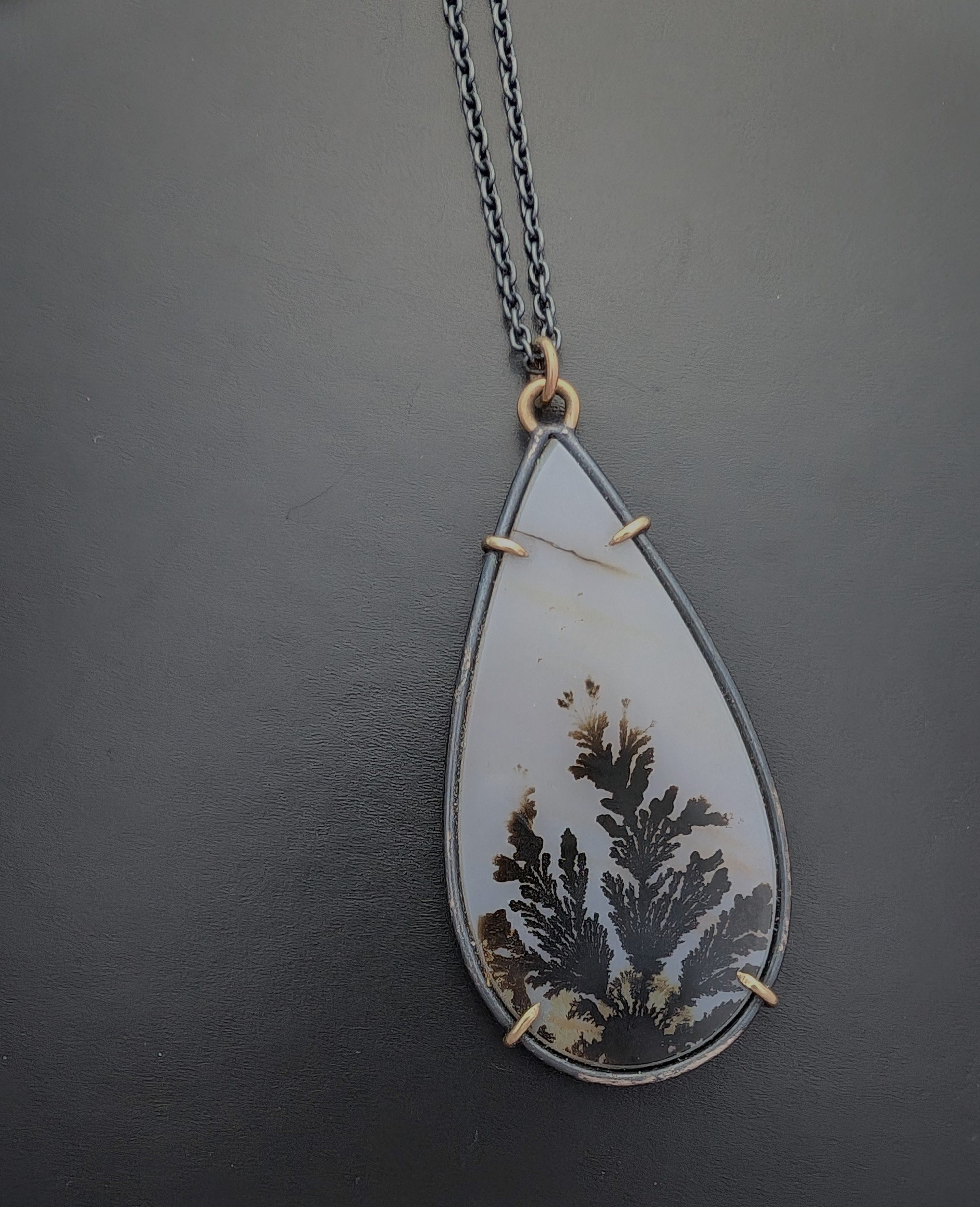 Treetops Agate Necklace