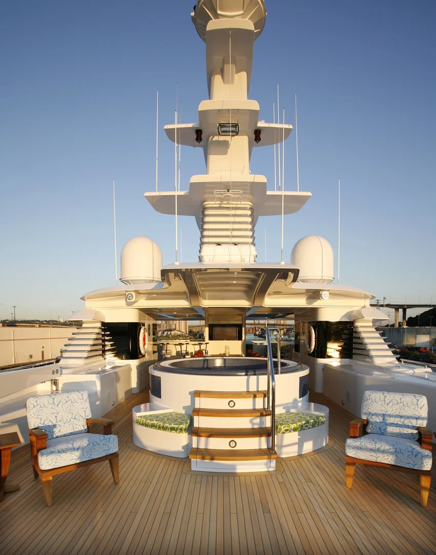 sky bridge jacuzzi,deck vertical.jpg
