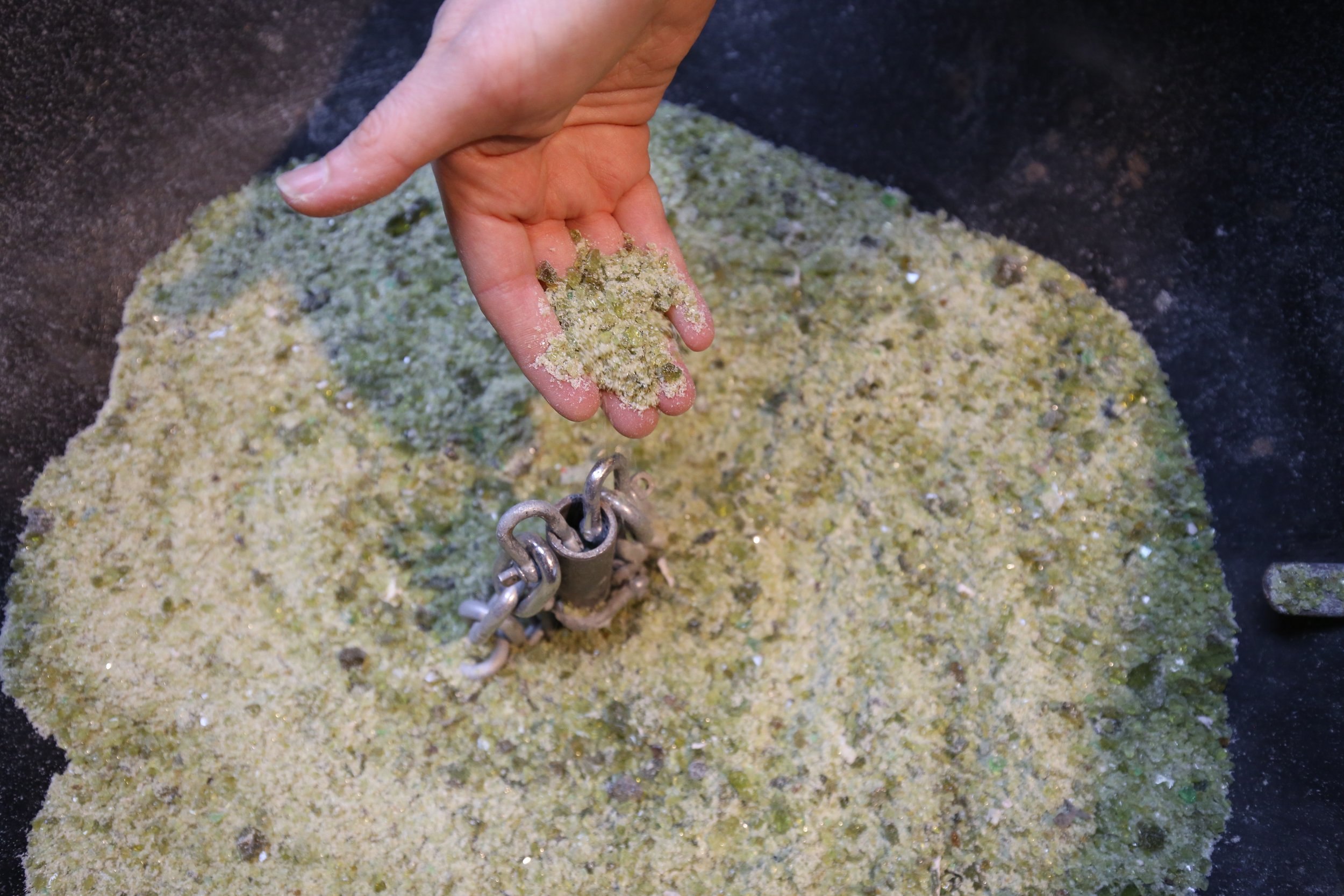  Collaborative work with Alrey Batol for Cementa26.  A series of workshops making DIY cement using oyster shells (lime) and refired wood ash in Alrey’s retort kiln. This is then combined with crushed aggregates: recycled ceramics, glass bottles from 