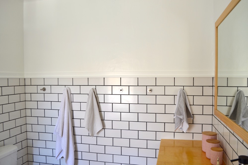 A Wall Mounted Bathroom Towel Hook Idea, Towel Hooks For Bathroom