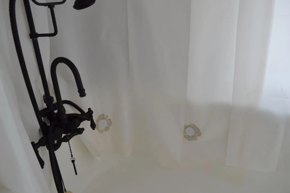 Shower-curtain-liner-clawfoot-tub4.jpg
