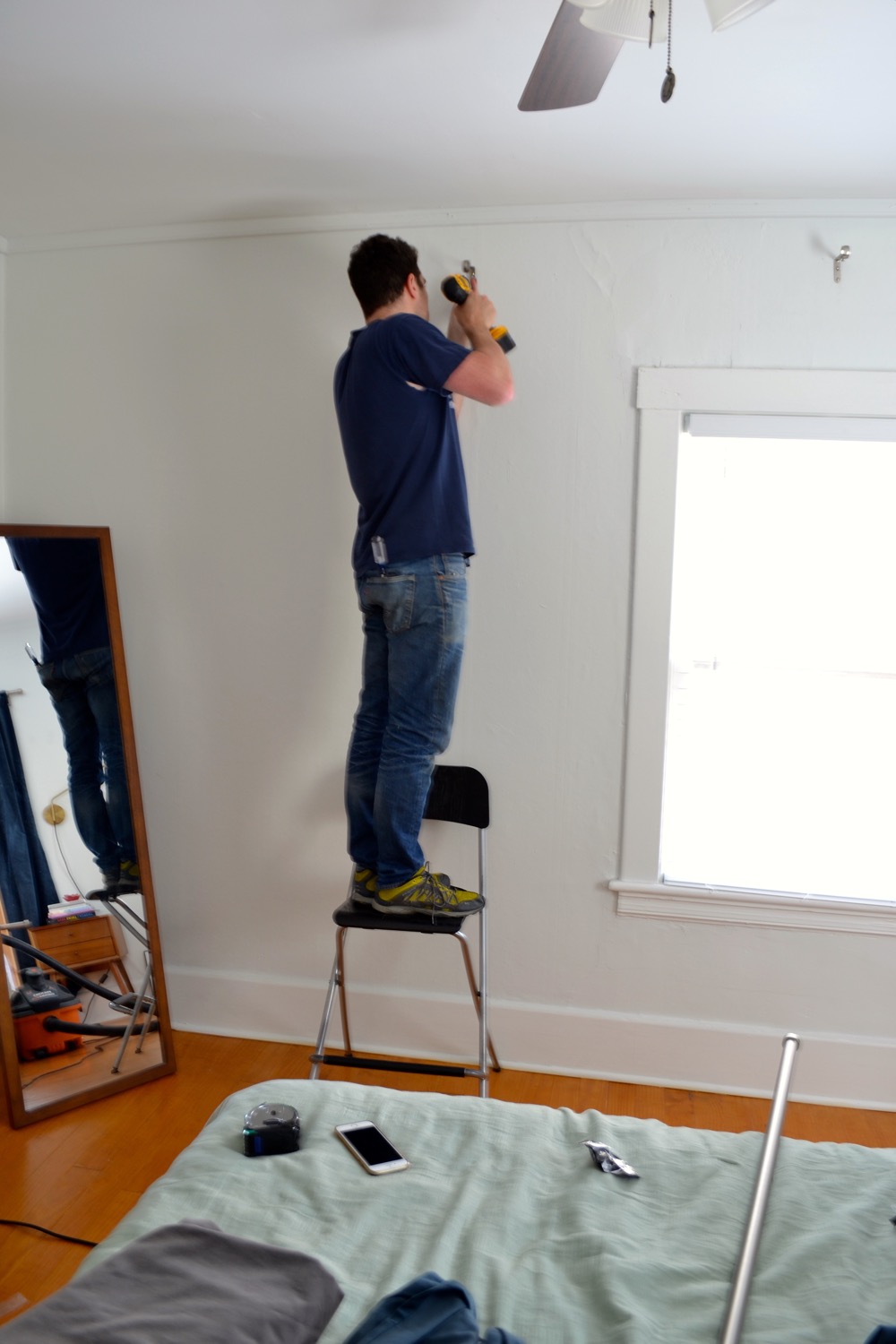 Hanging On Plaster Walls A How To For, How To Put Up A Curtain Rail On Plasterboard Ceiling