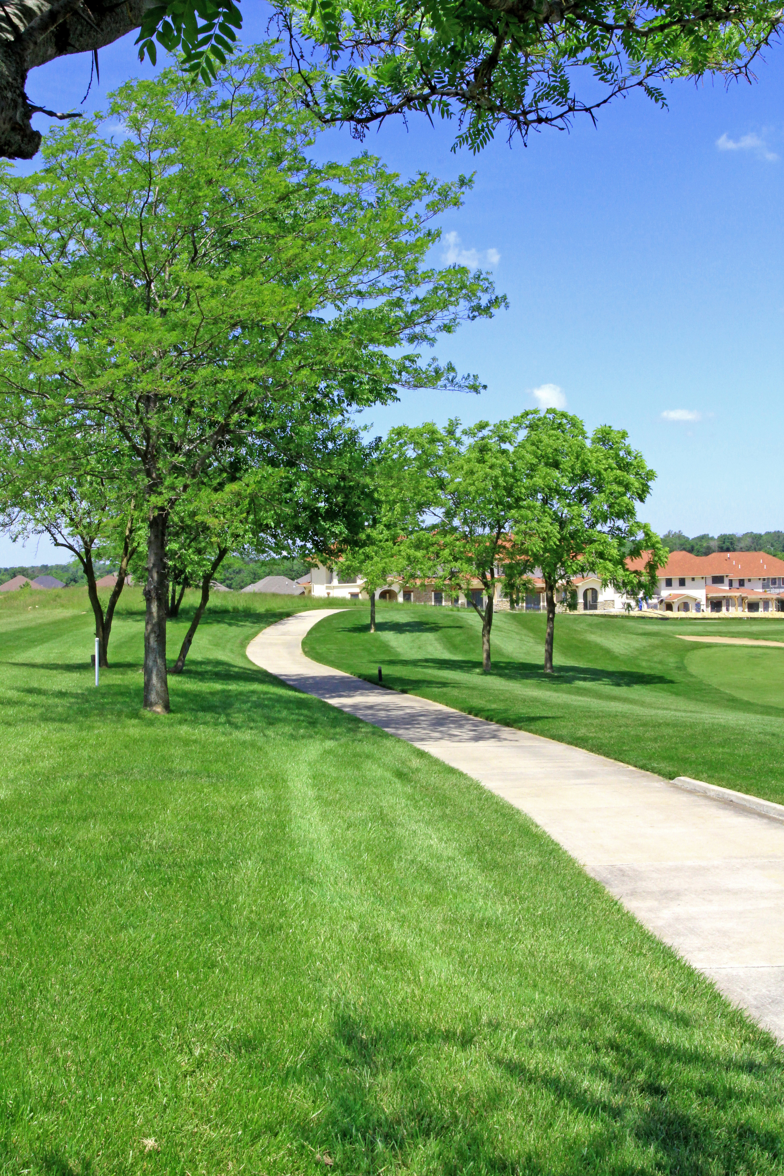 old-hawthorne-new-home-community-golf-cart-trail-columbia-mo-girard-homes