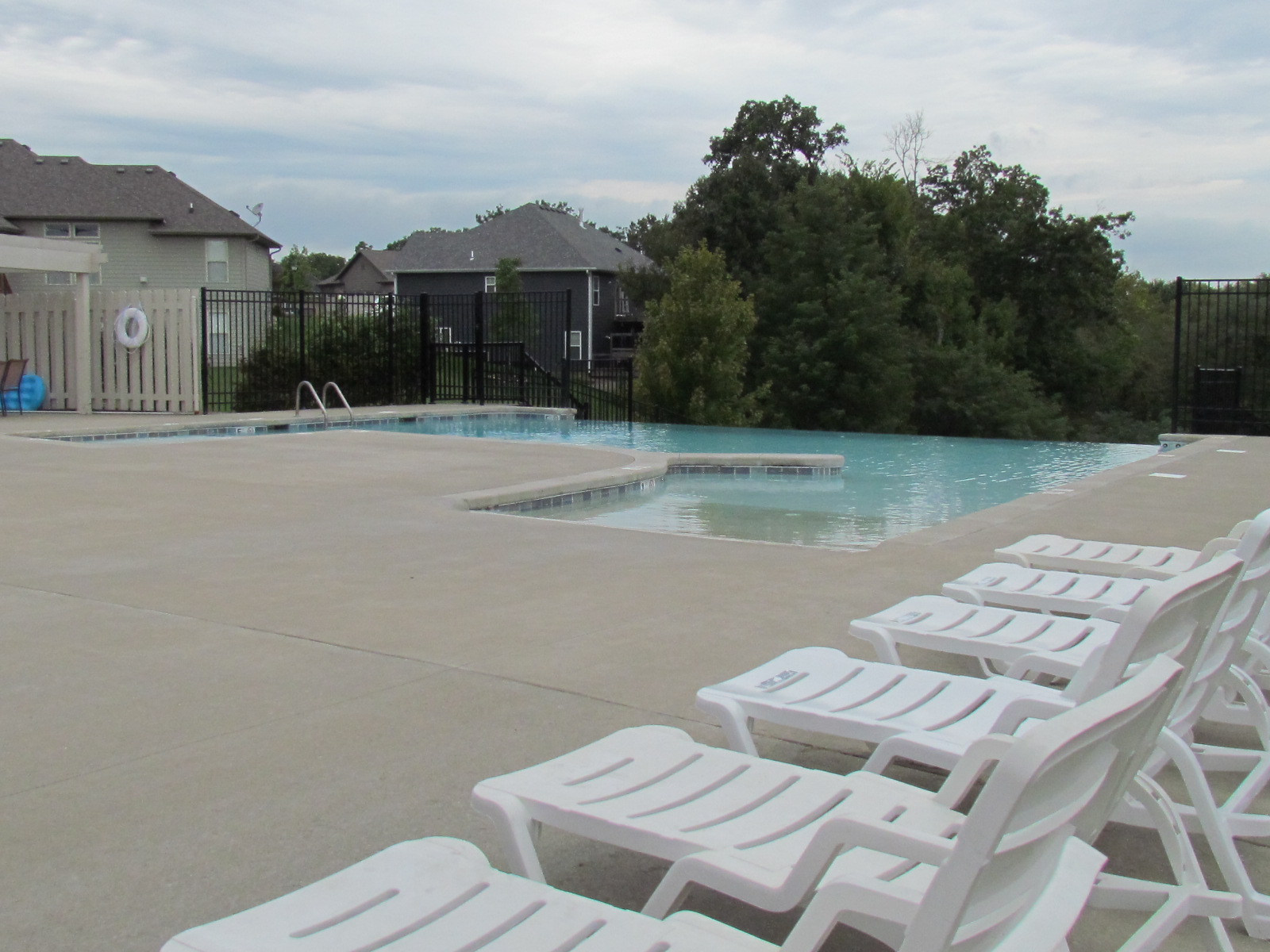 bellwood-new-home-community-pool-columbia-mo-girard-homes