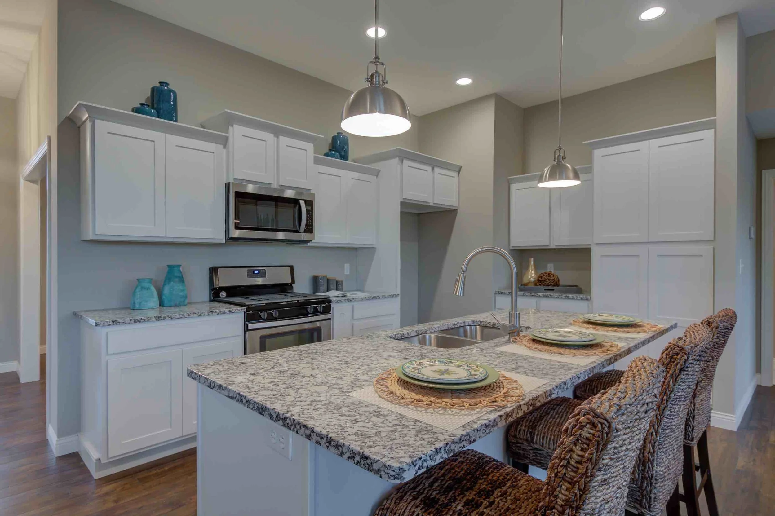 Kitchen_2.jpg