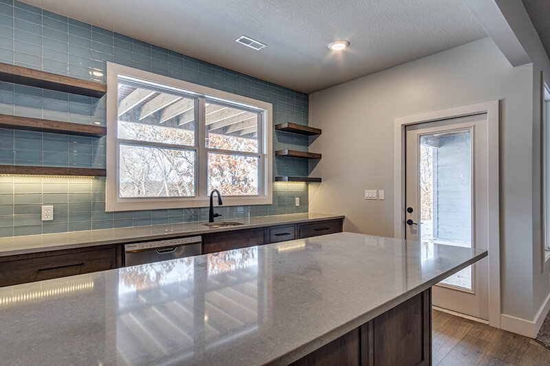 home-builder-columbia-mo-wet-bar.jpg