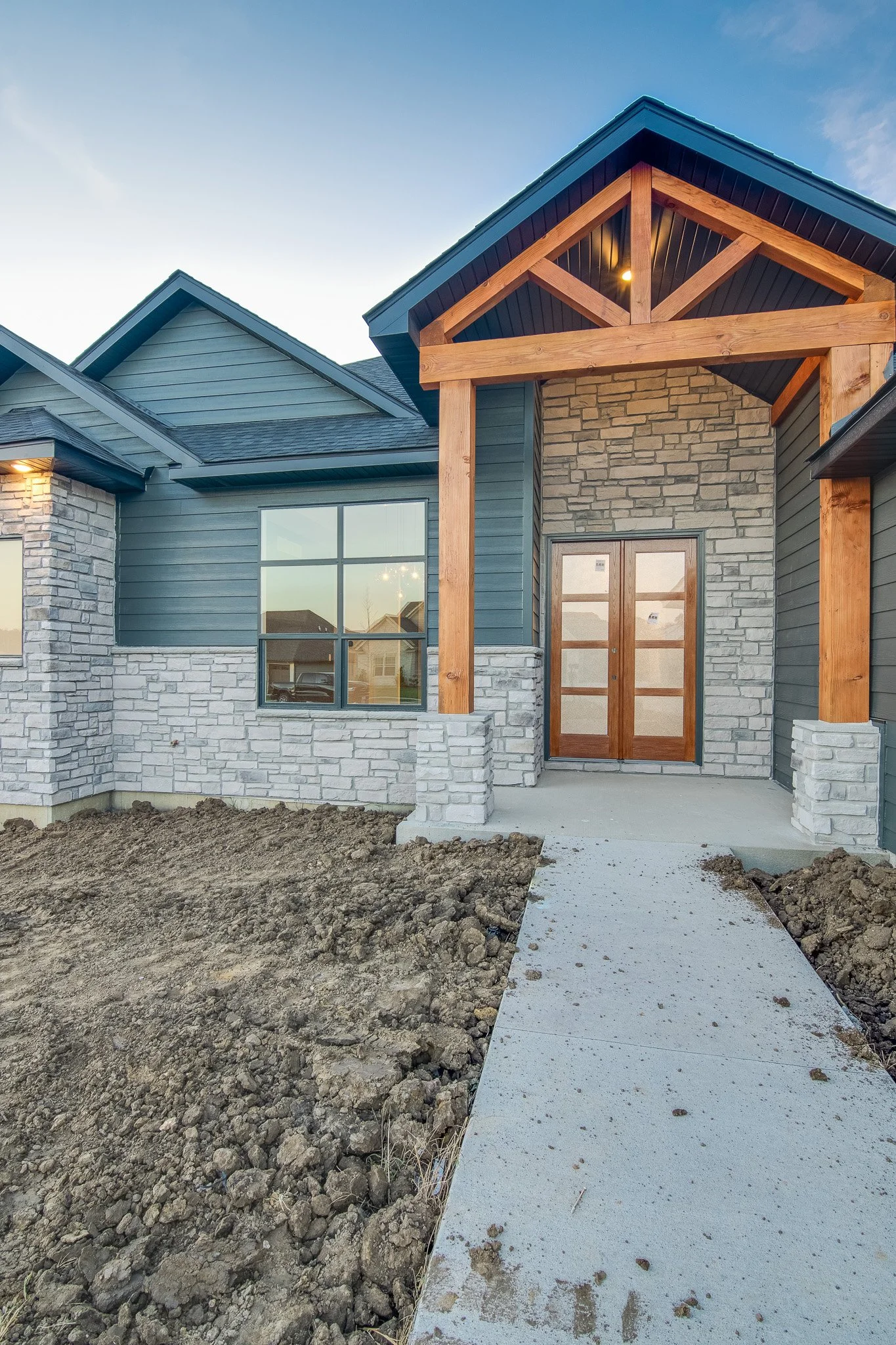 4410 Bradington Dr-05.jpg