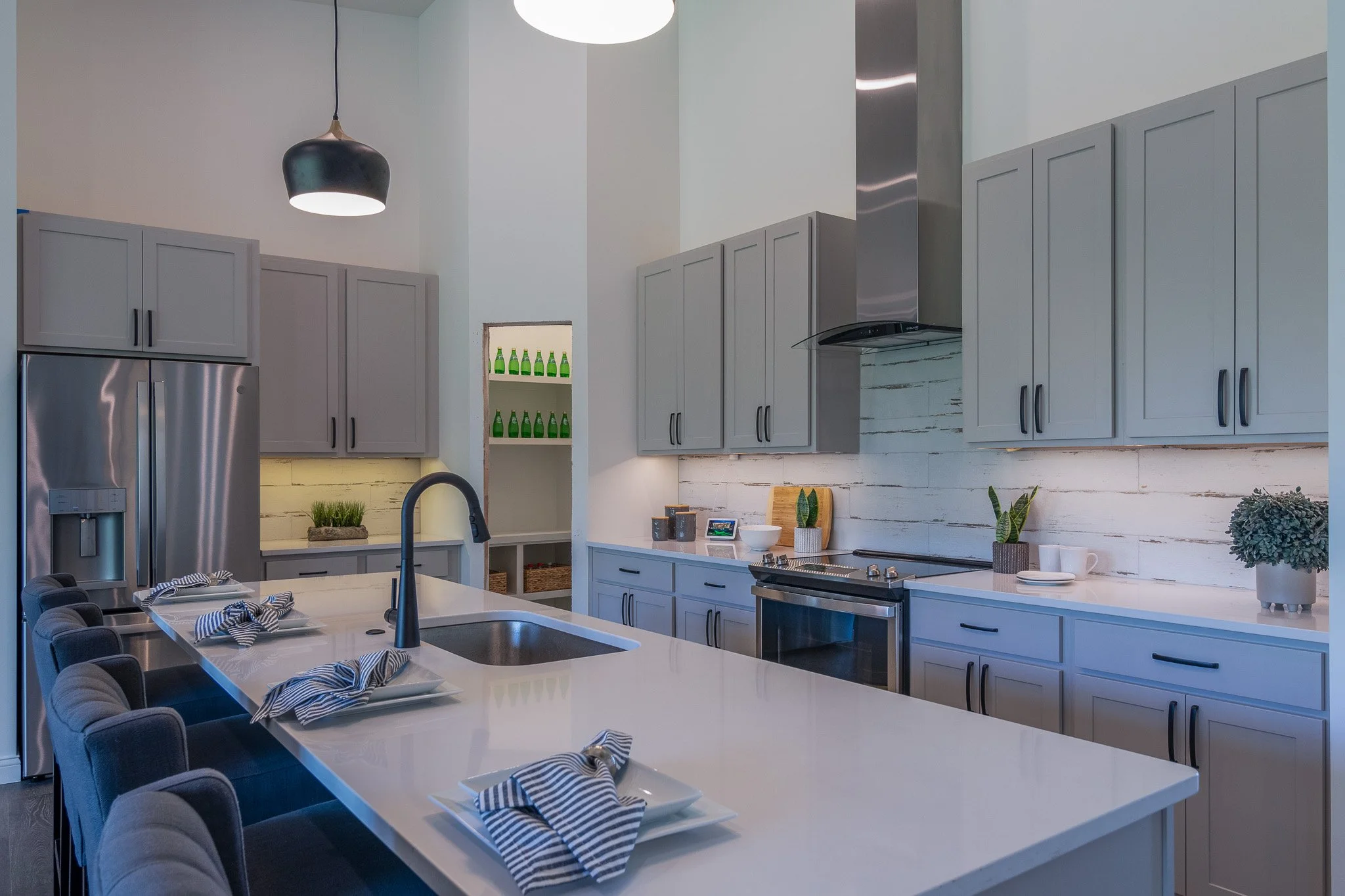 Kitchen-Quartz-Countertops-Columbia_MO.jpg