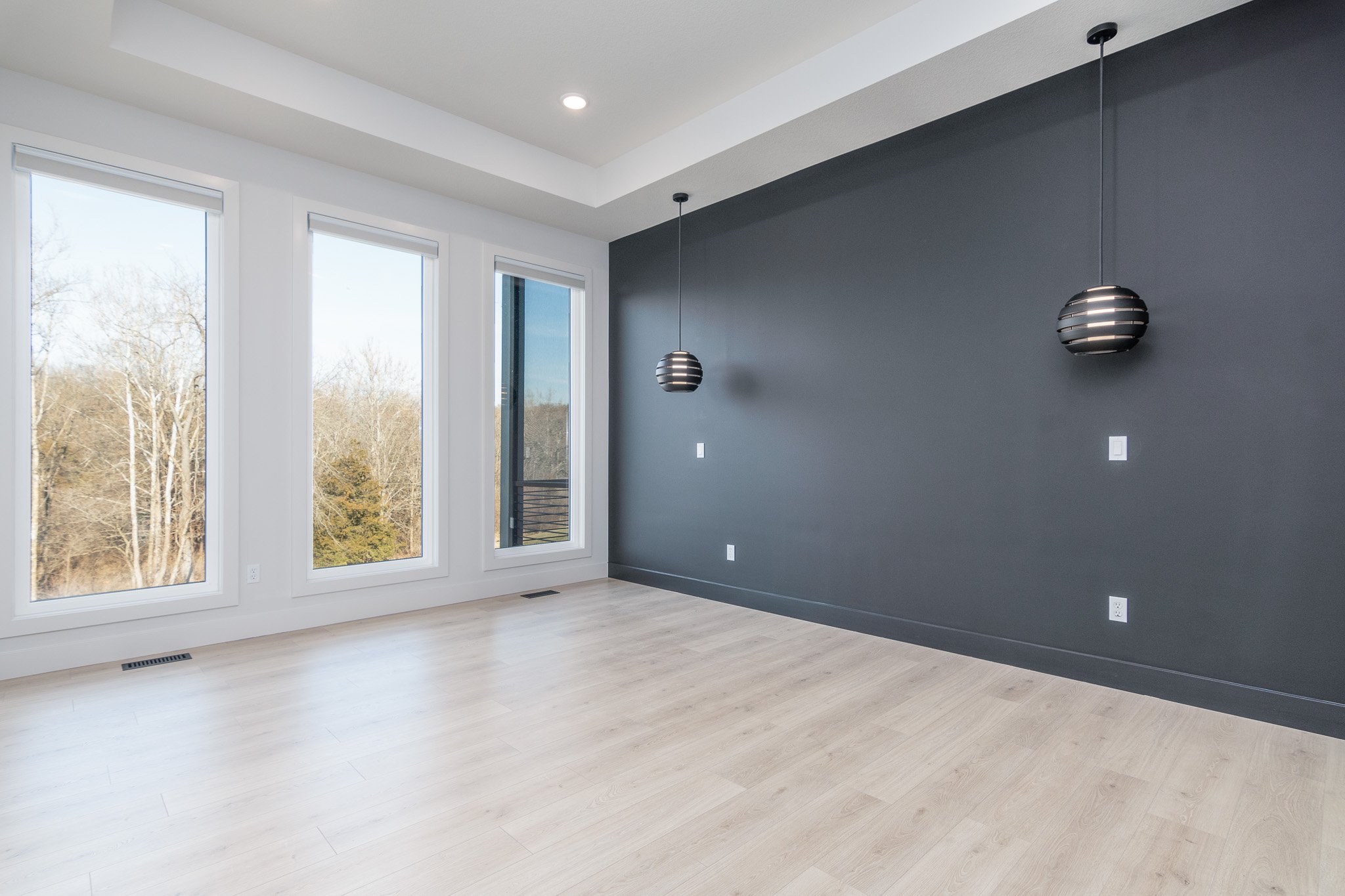 black-accent-wall-in-bedroom.jpg