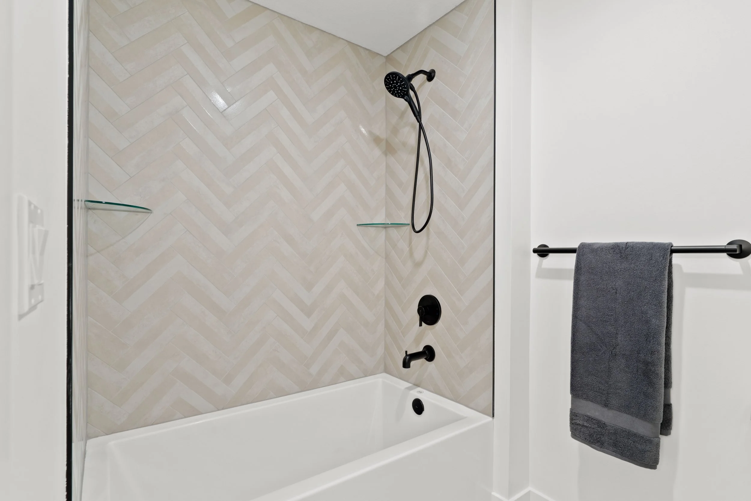 custom-home-builder-new-construction-ready-now.20.jpg