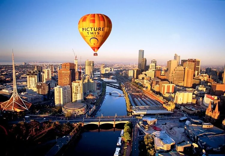 Hot+air+balloon+over+Melbourne+1 (2).jpg