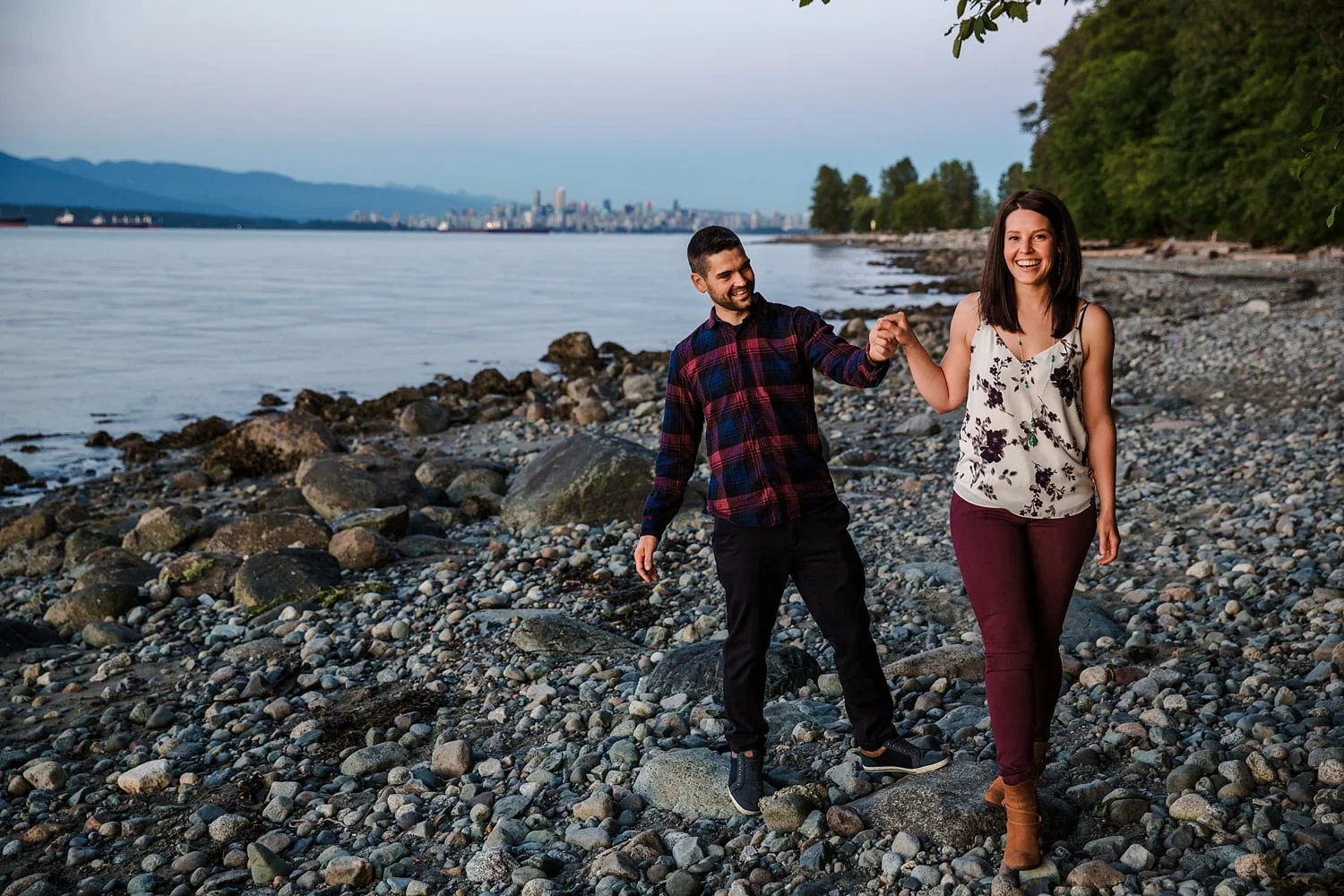 pacificspiritpark-engagement_0032.jpg