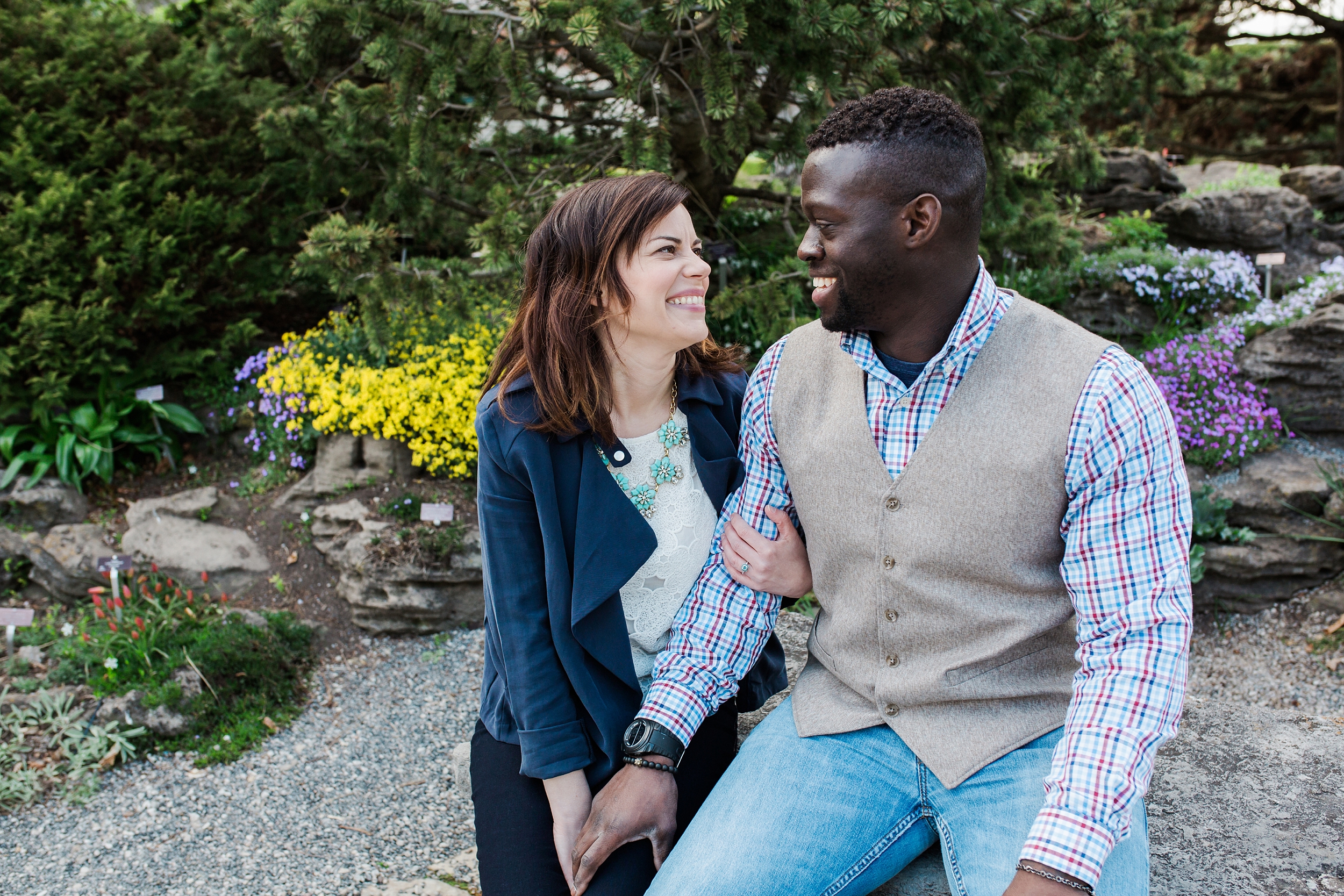 niagarafallsbotanical gardens-engagement_0008.jpg