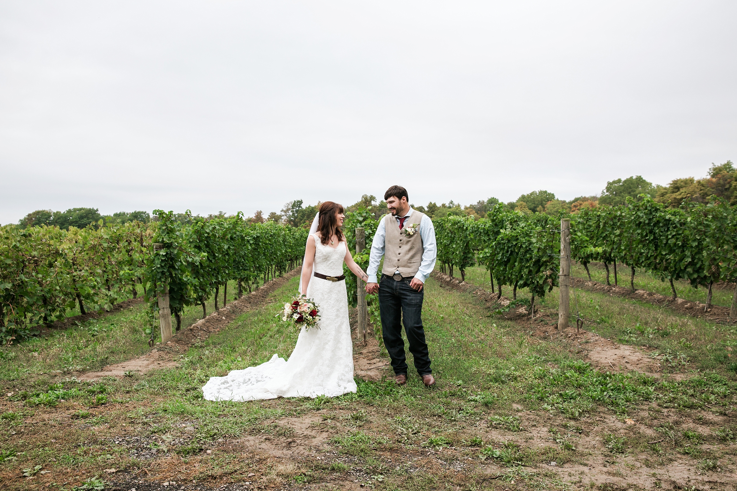 sueannstaff-winery-wedding_0044.jpg
