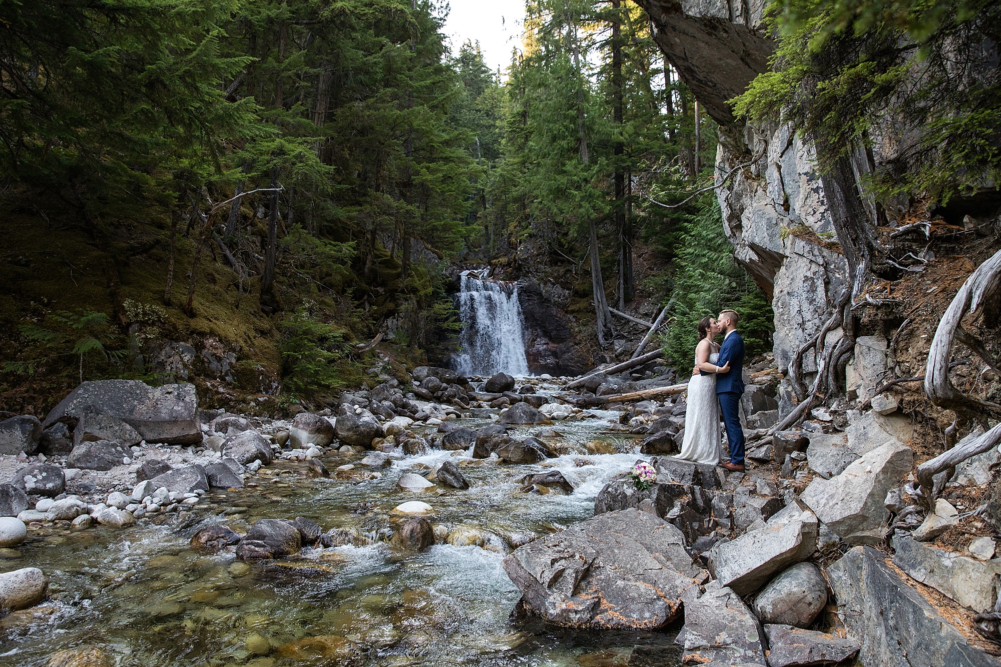 waterfall-wedding_0002.jpg