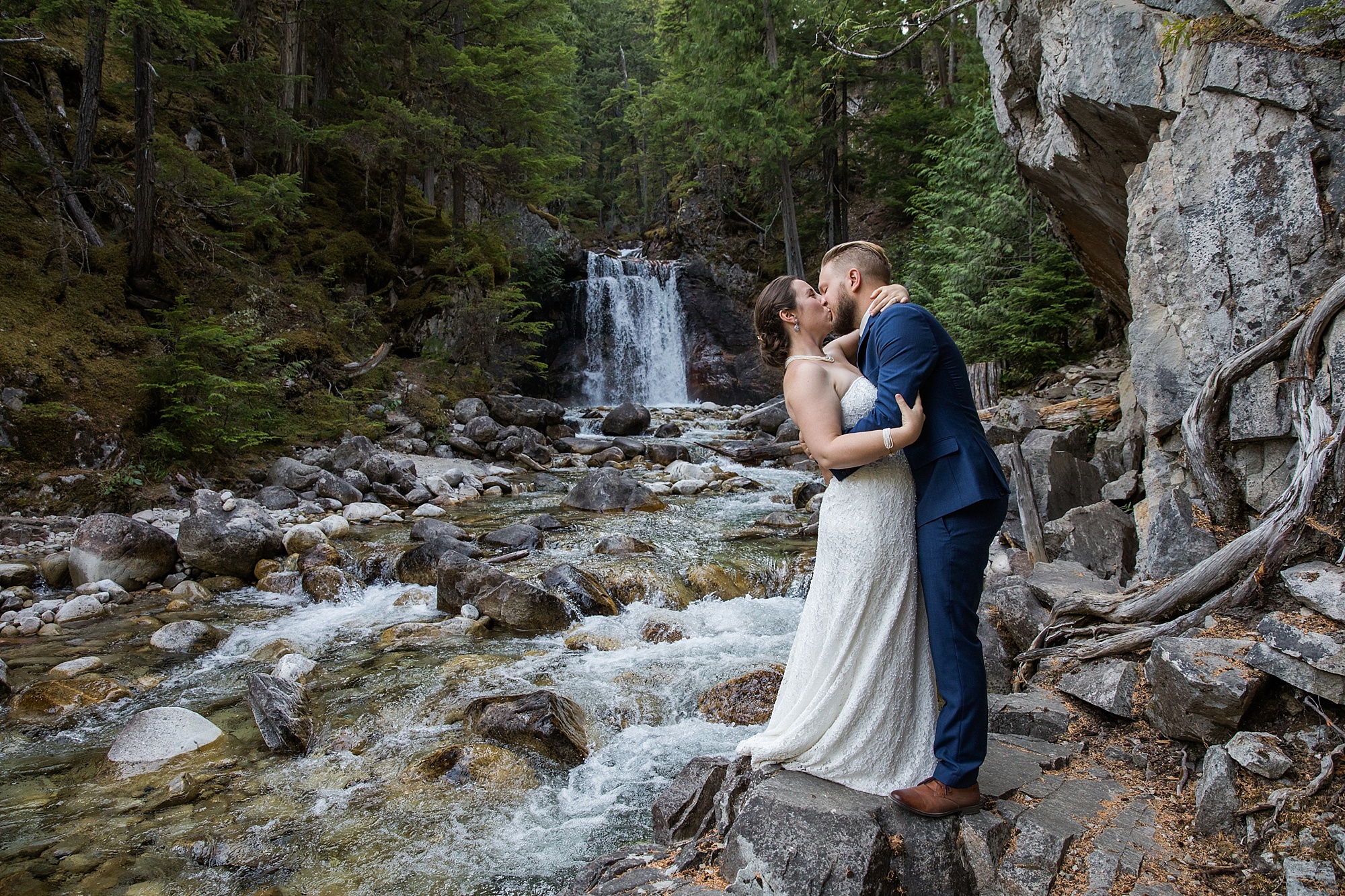 waterfall-wedding_0009.jpg