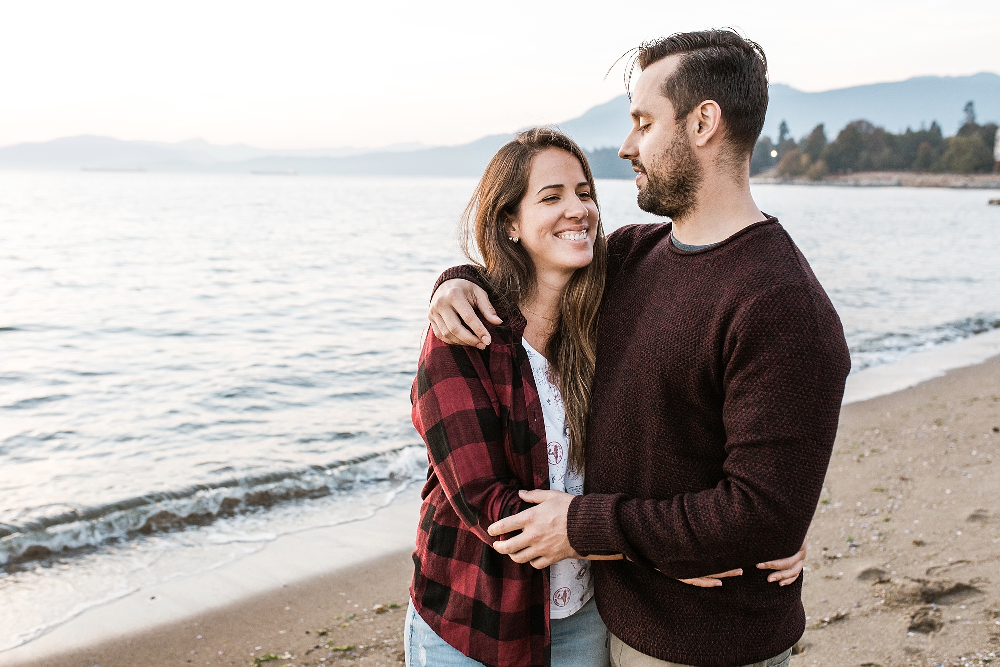 vancouver-englishbay-engagementphotos_0009.jpg