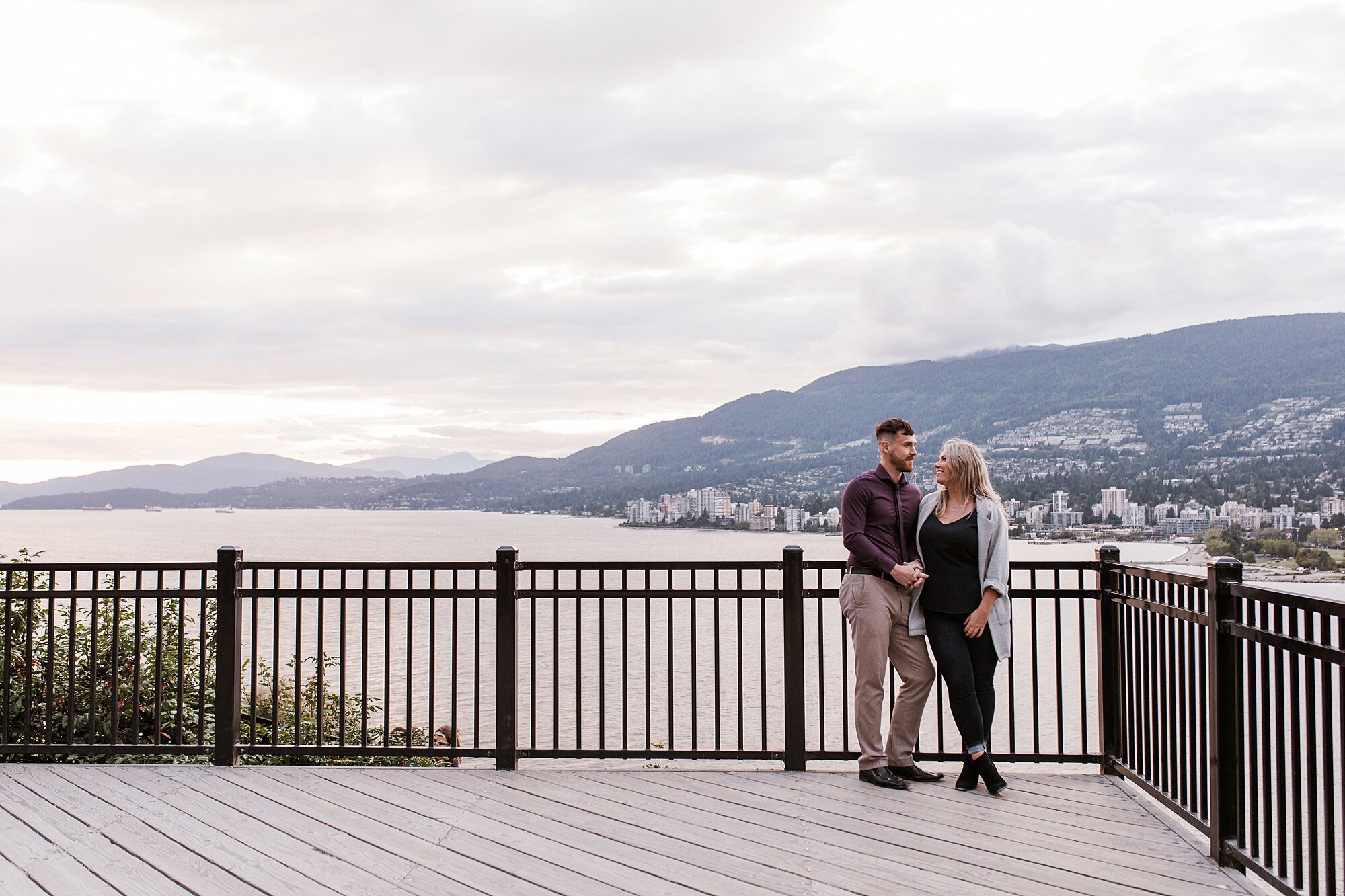 stanleypark-vancouver-engagement_0012.jpg
