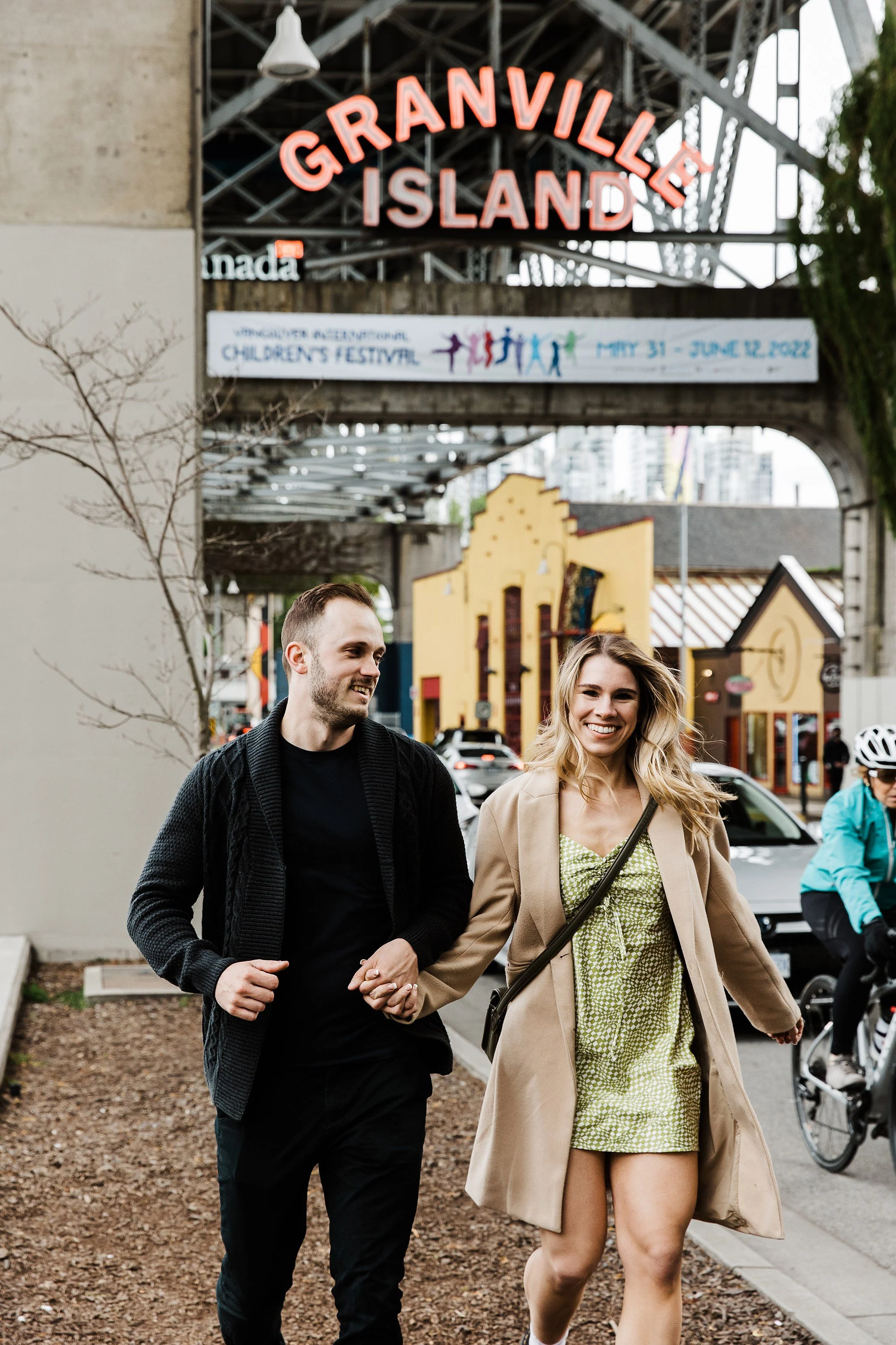 vancouver-wedding-photographer-granville-island-engagement-photos_0024.jpg