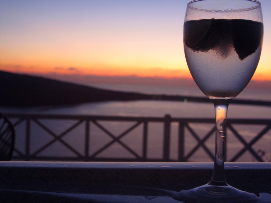 Santorini_vodka soda_close up_sunset.jpg